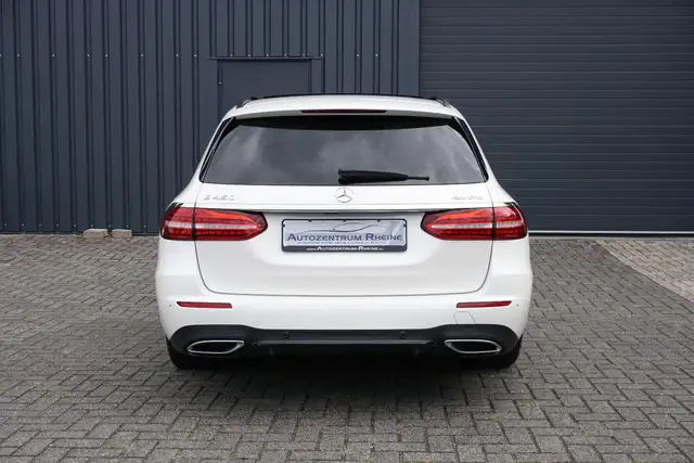 Mercedes-Benz E-Class view 6