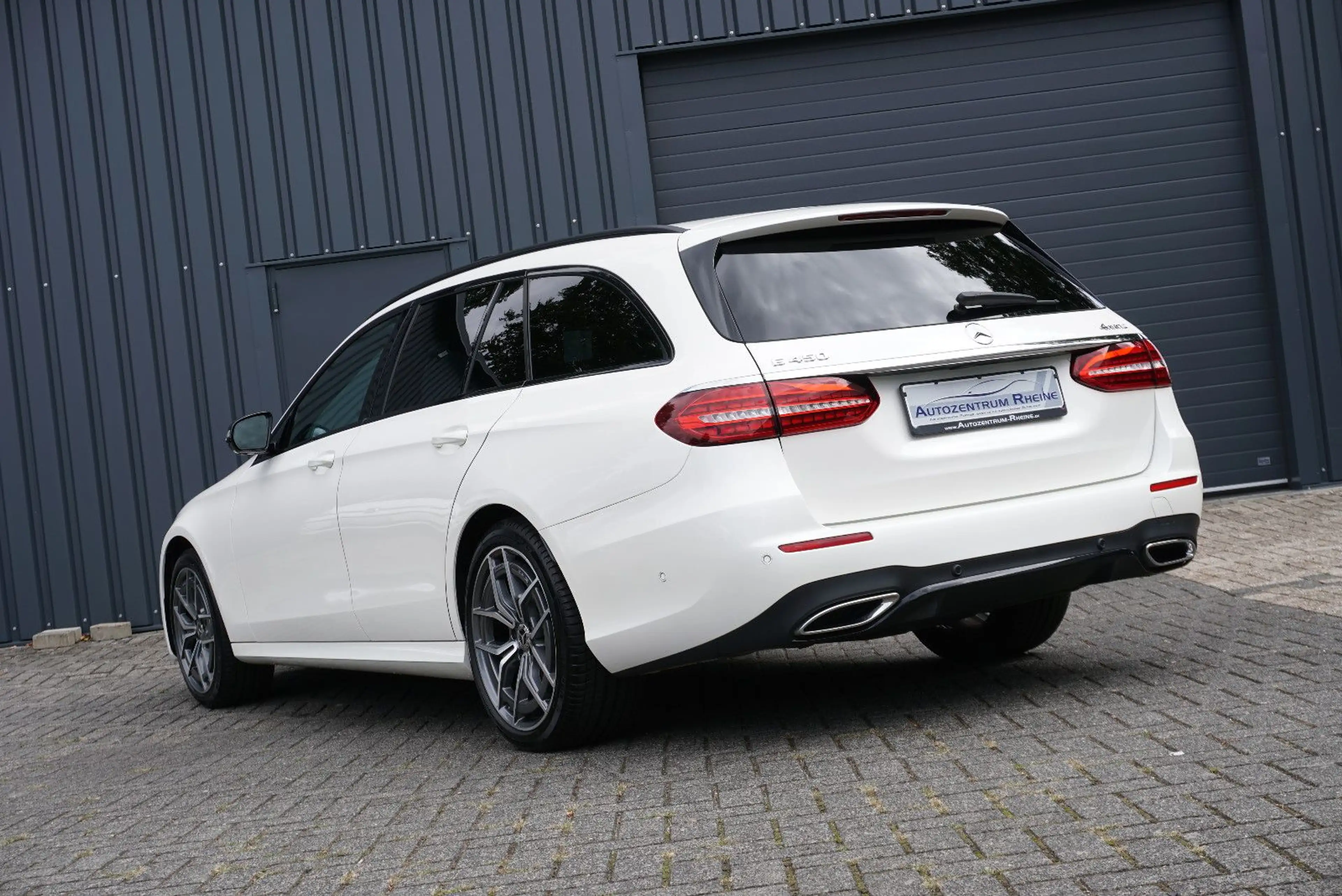 Mercedes-Benz E 450 T 4Matic AMG Night PANO ACC Multibeam 360° — photo 5