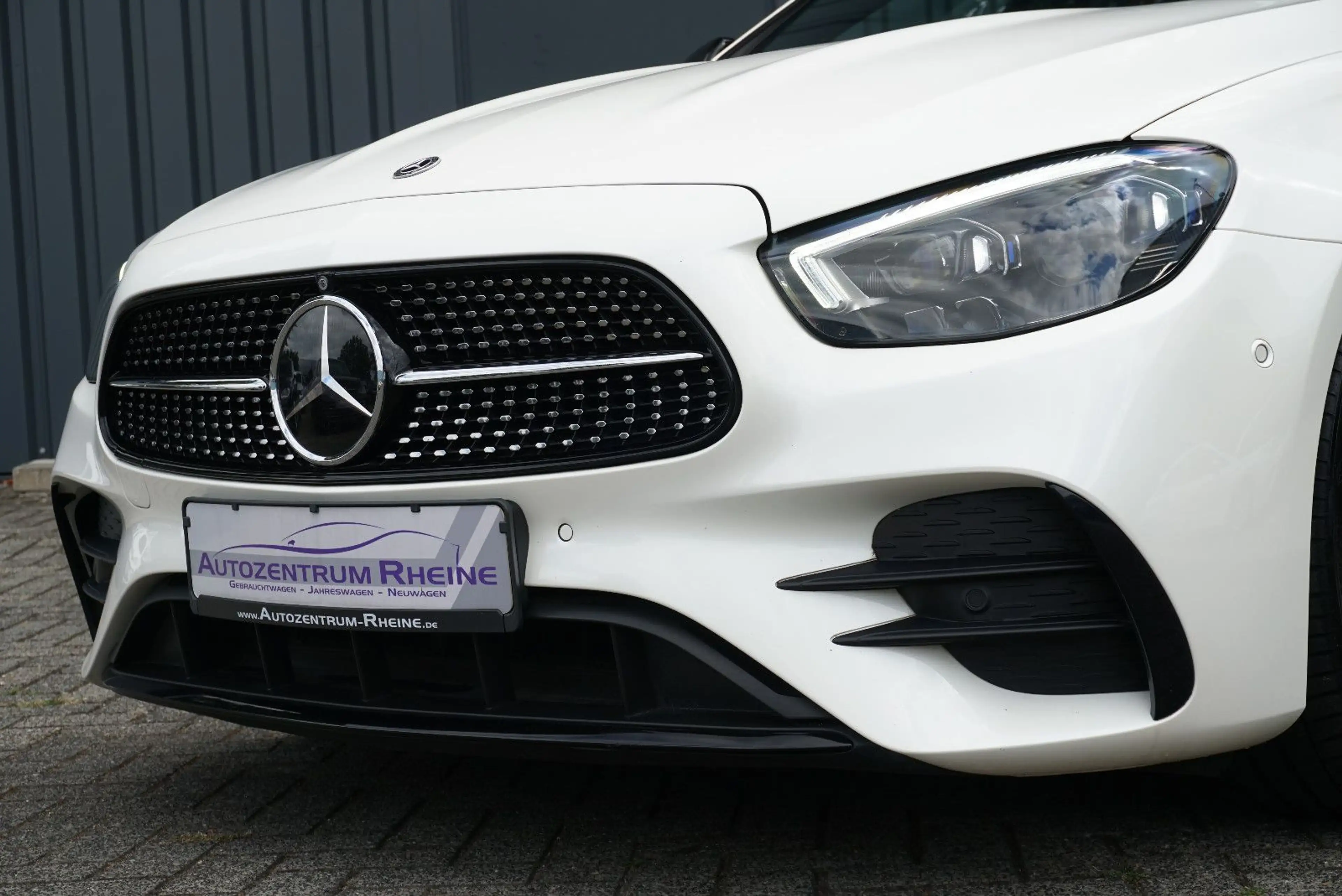 Mercedes-Benz E 450 T 4Matic AMG Night PANO ACC Multibeam 360° — photo 9