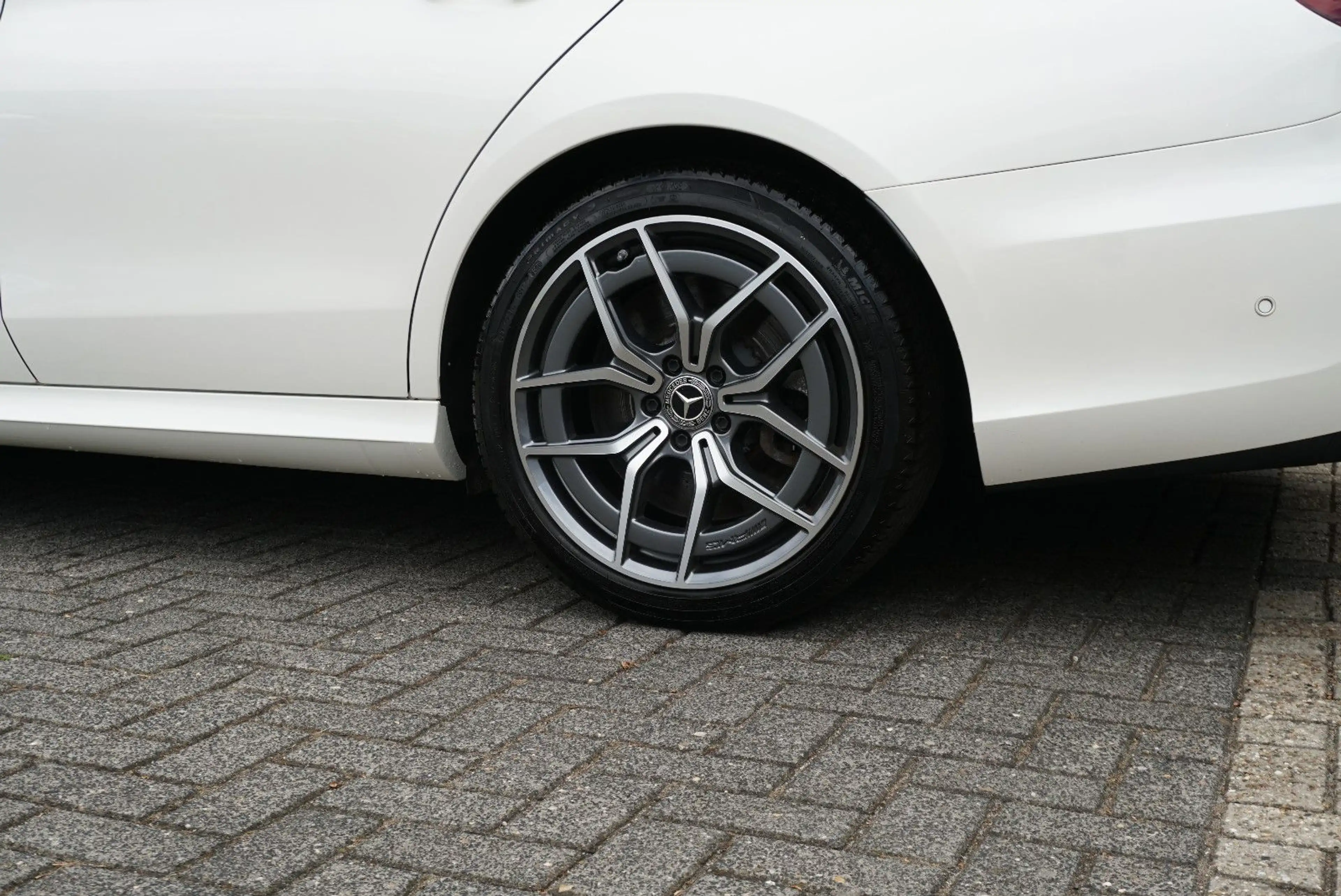Mercedes-Benz E 450 T 4Matic AMG Night PANO ACC Multibeam 360° — photo 14