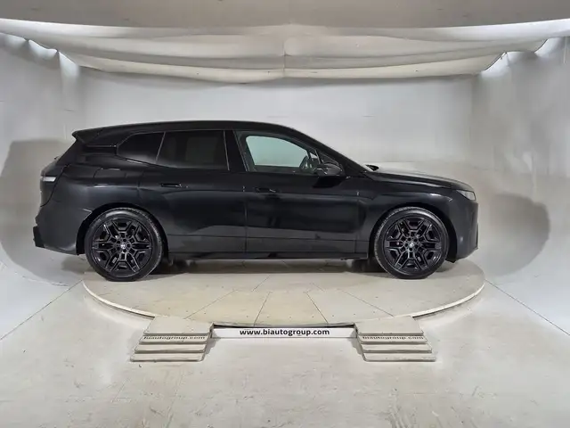 BMW iX view 6