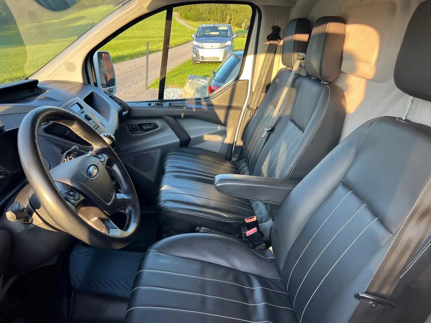 Ford Transit Transit 150L Tourneo LX 4.63 TD Weiß - 1