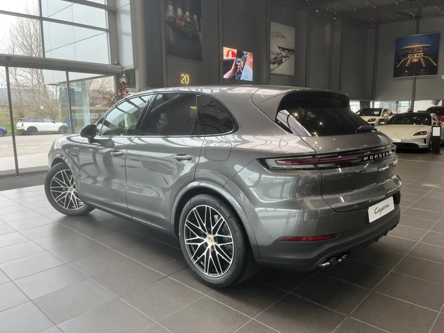 Porsche Cayenne E-Hybrid Aut. Gris - 2