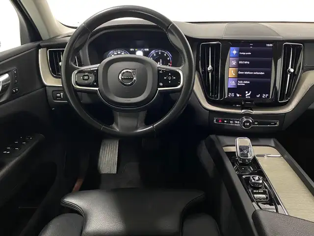 Volvo XC60 view 2