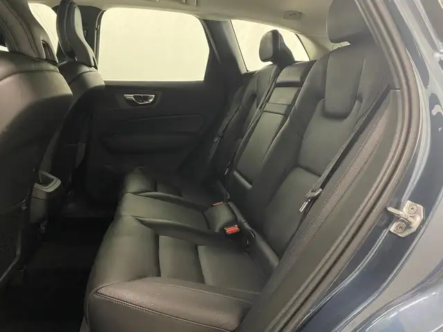 Volvo XC60 view 5