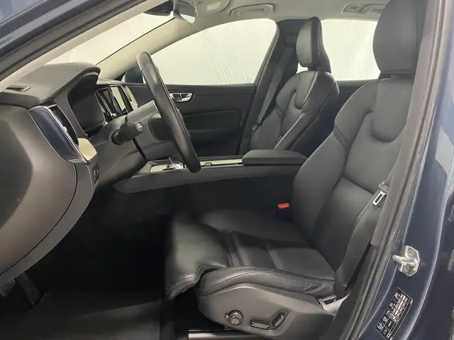 Volvo XC60 view 4