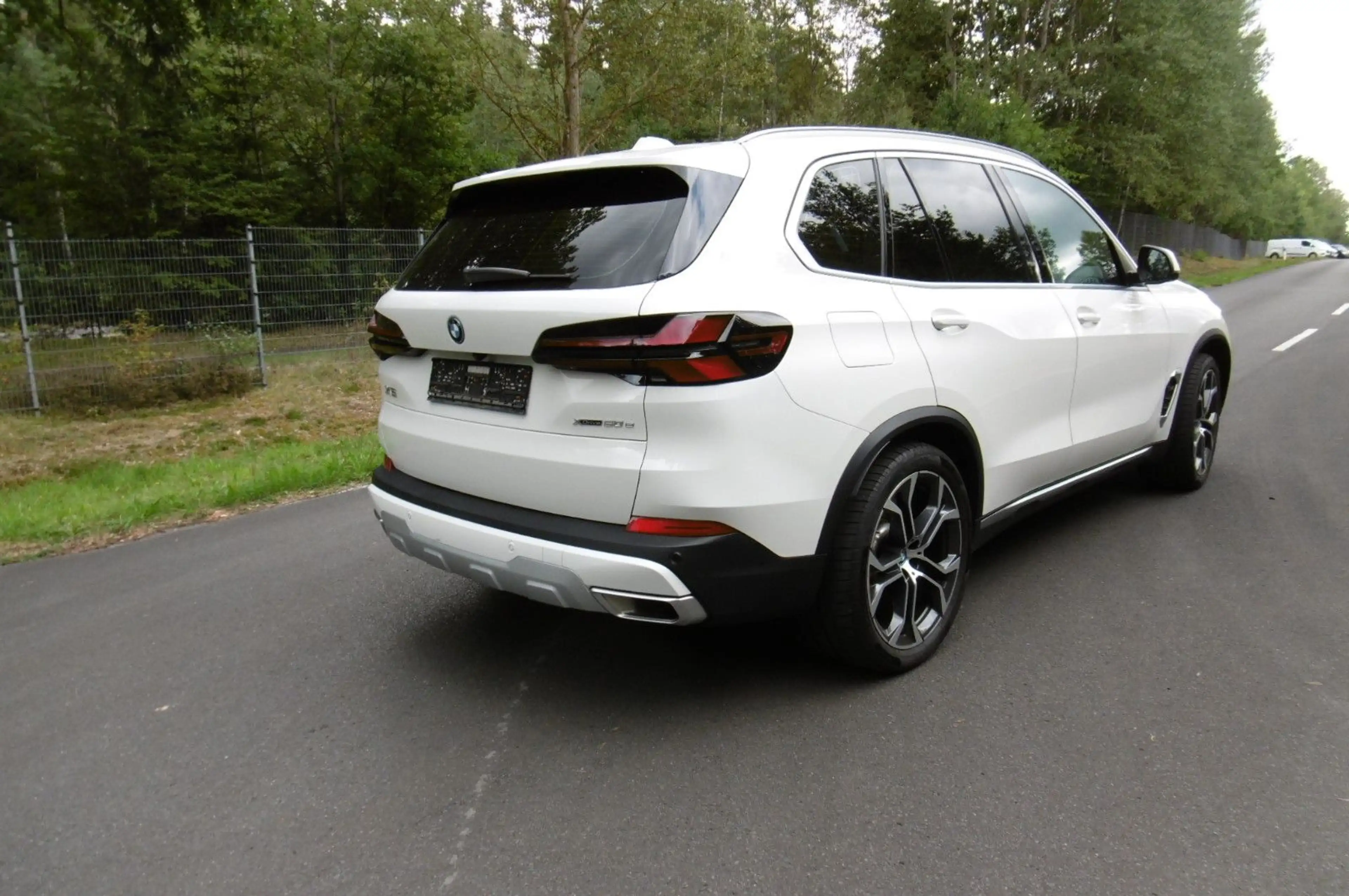 BMW X5 50 e xDrive — photo 4