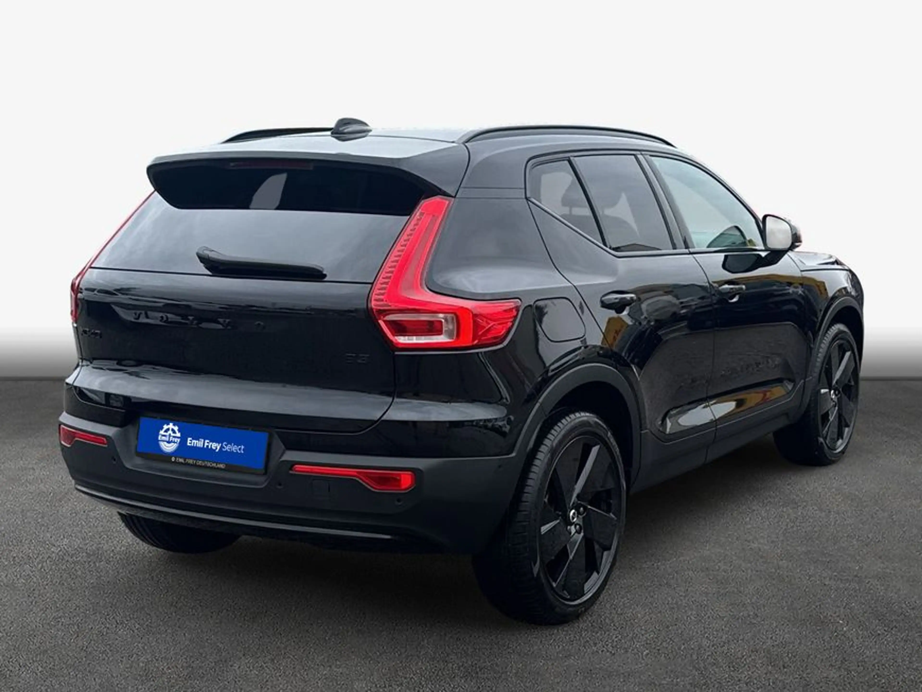 Volvo XC40 XC40 B3 B DKG Plus Black Edition — photo 2