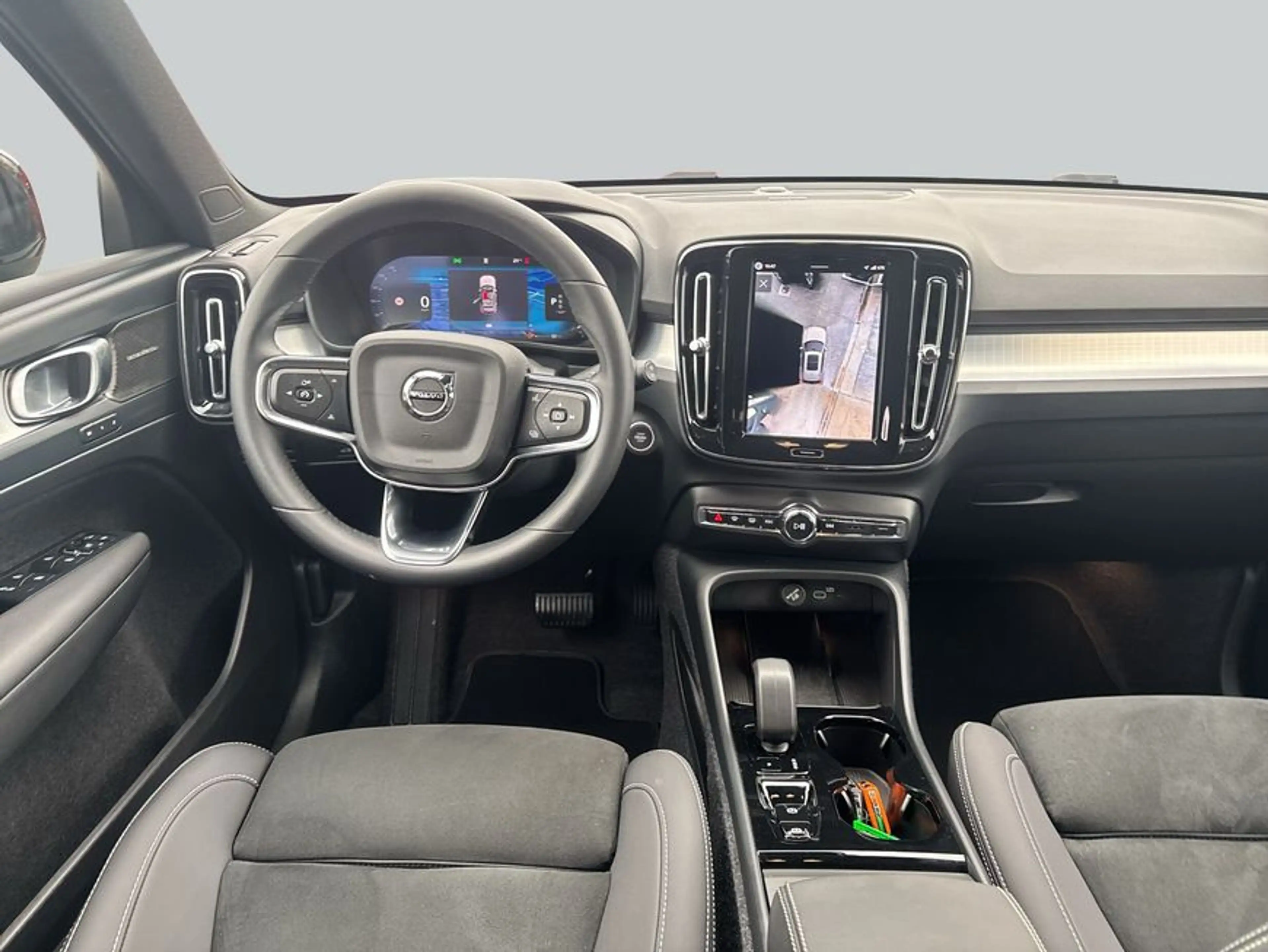 Volvo XC40 XC40 B3 B DKG Plus Black Edition — photo 13