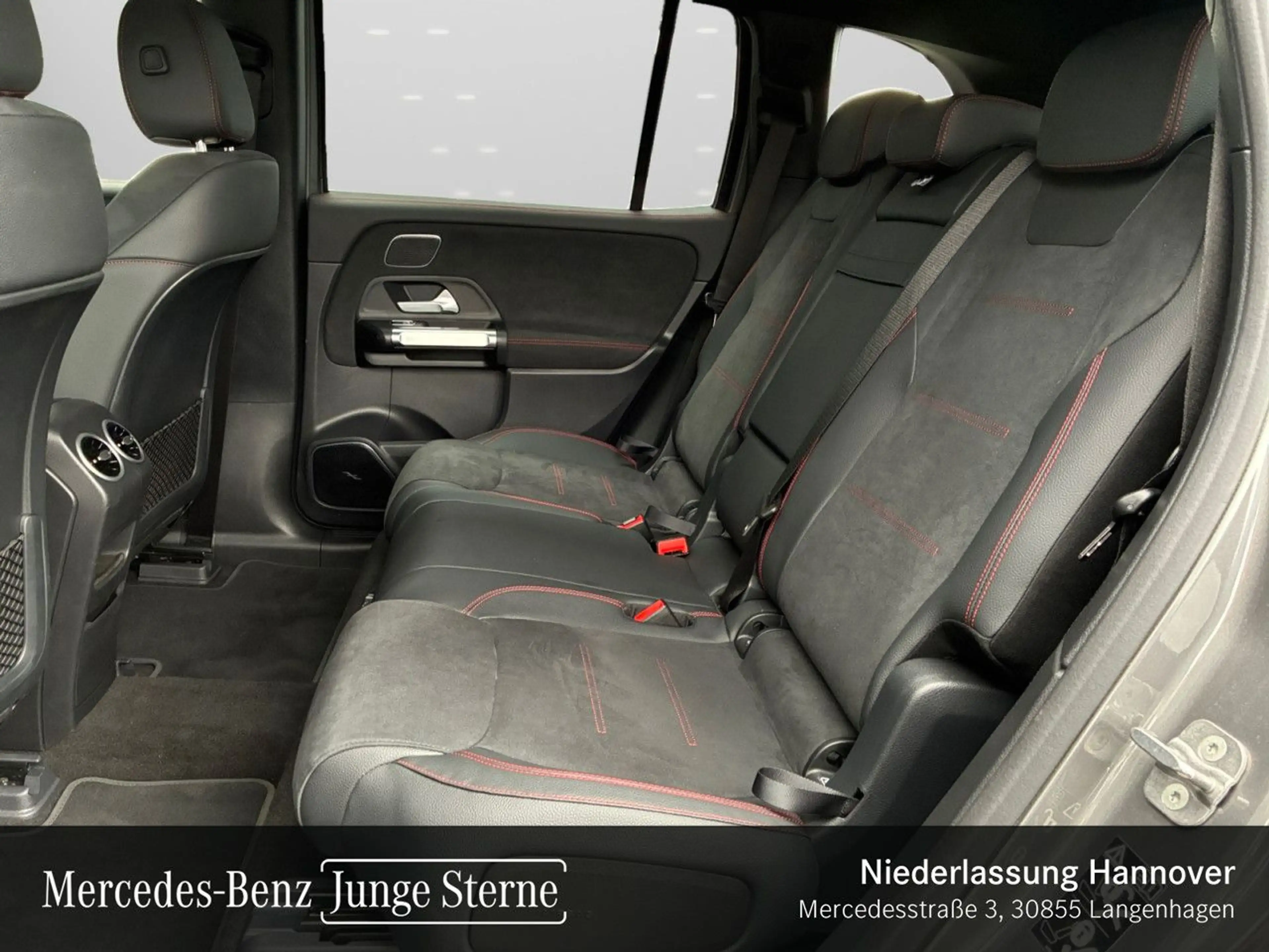 Mercedes-Benz EQB 250 AMG+NIGHT+PLUS-PAKET+AHK+PANO+360+MEMORY — photo 12