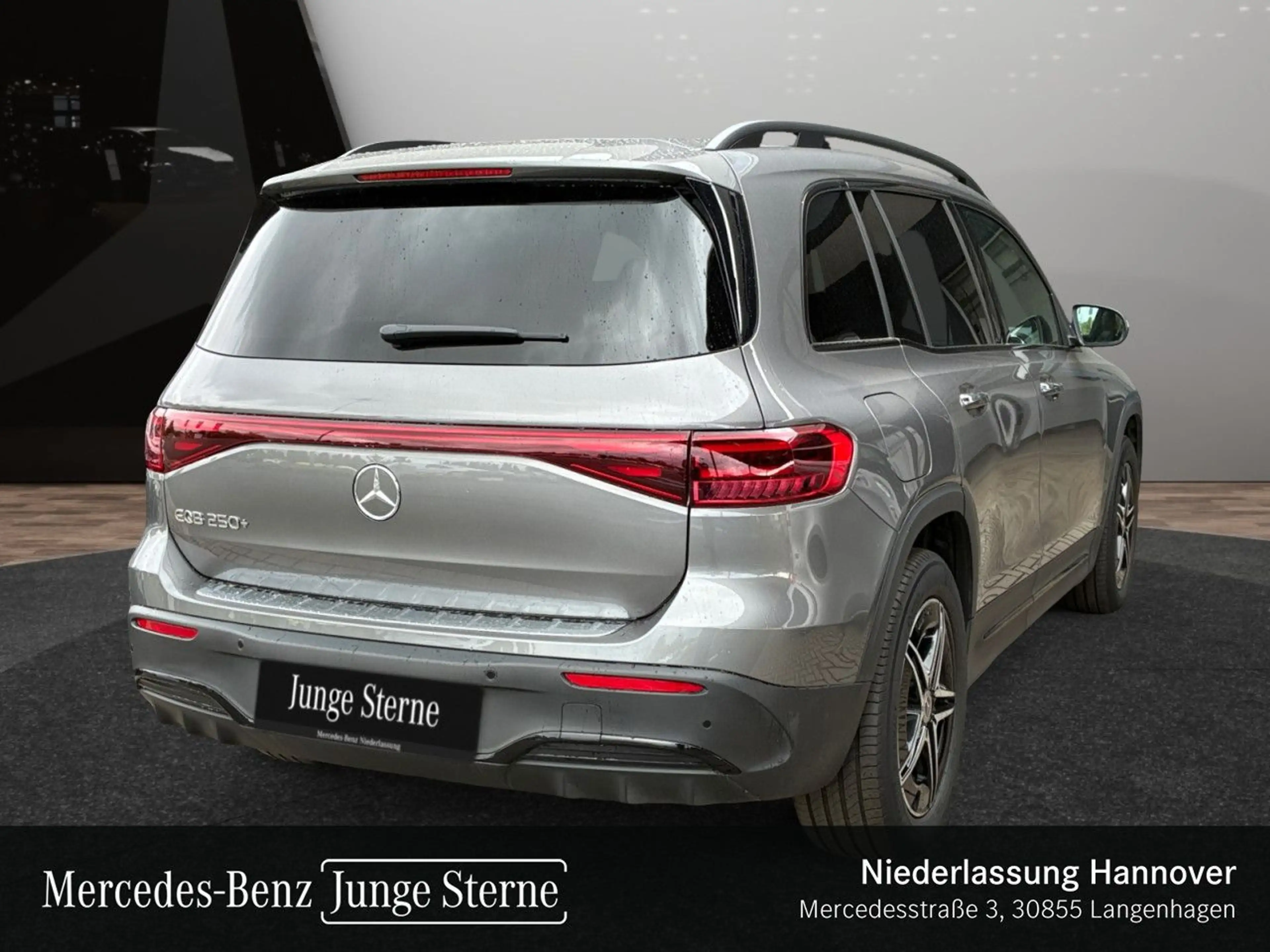 Mercedes-Benz EQB 250 AMG+NIGHT+PLUS-PAKET+AHK+PANO+360+MEMORY — photo 8