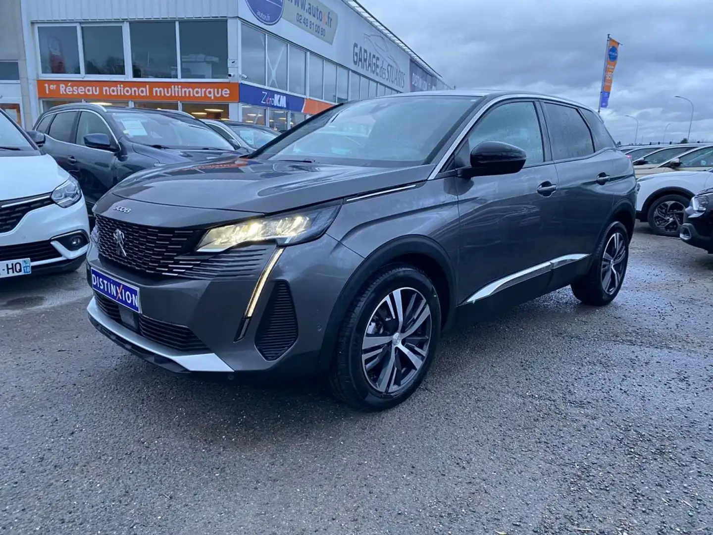 Peugeot 3008 3008 1.5 BlueHDi S\u0026S - 130 - BV EAT8  Allure Pack Grau - 1