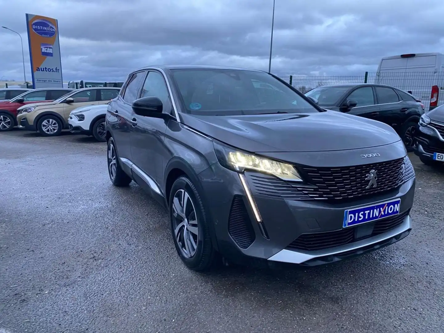 Peugeot 3008 3008 1.5 BlueHDi S\u0026S - 130 - BV EAT8  Allure Pack Grau - 2