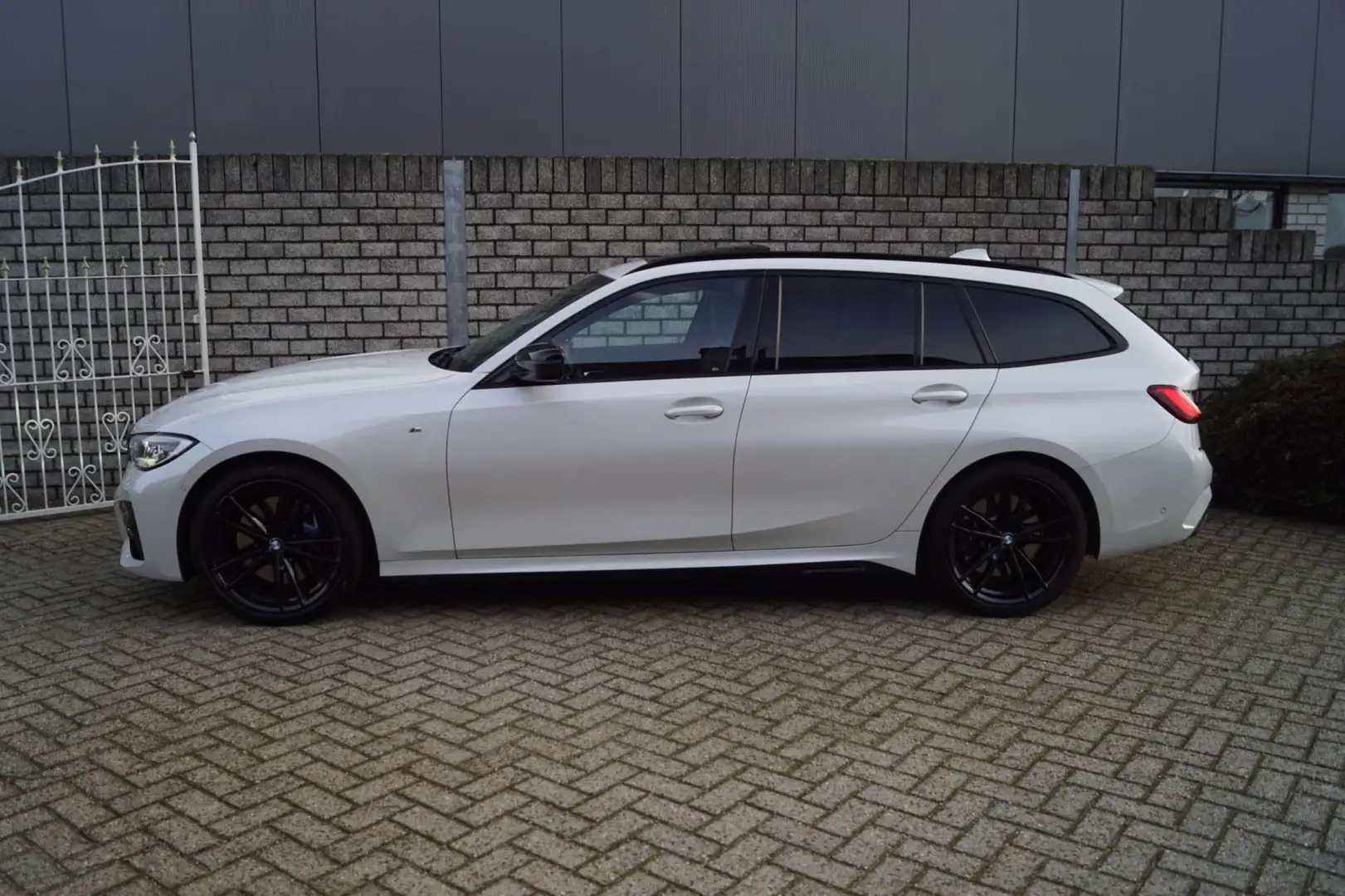 BMW 318 3-serie Touring 318i High Executive Edition M Spor Wit - 2