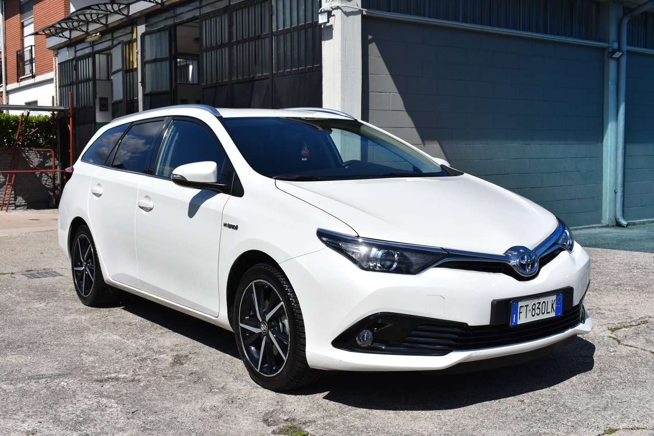 Toyota Auris Touring Sports 1.8 Full Hybrid Cvt