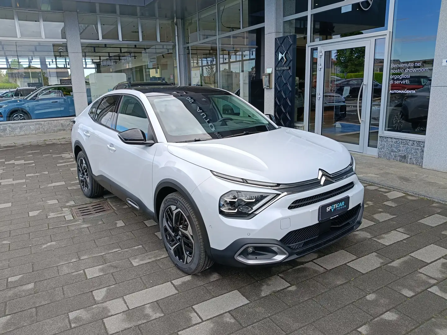 Citroen C4 X 1.2 HYBRID 136cv DCS6 MAX KM ZERO Bílá - 1