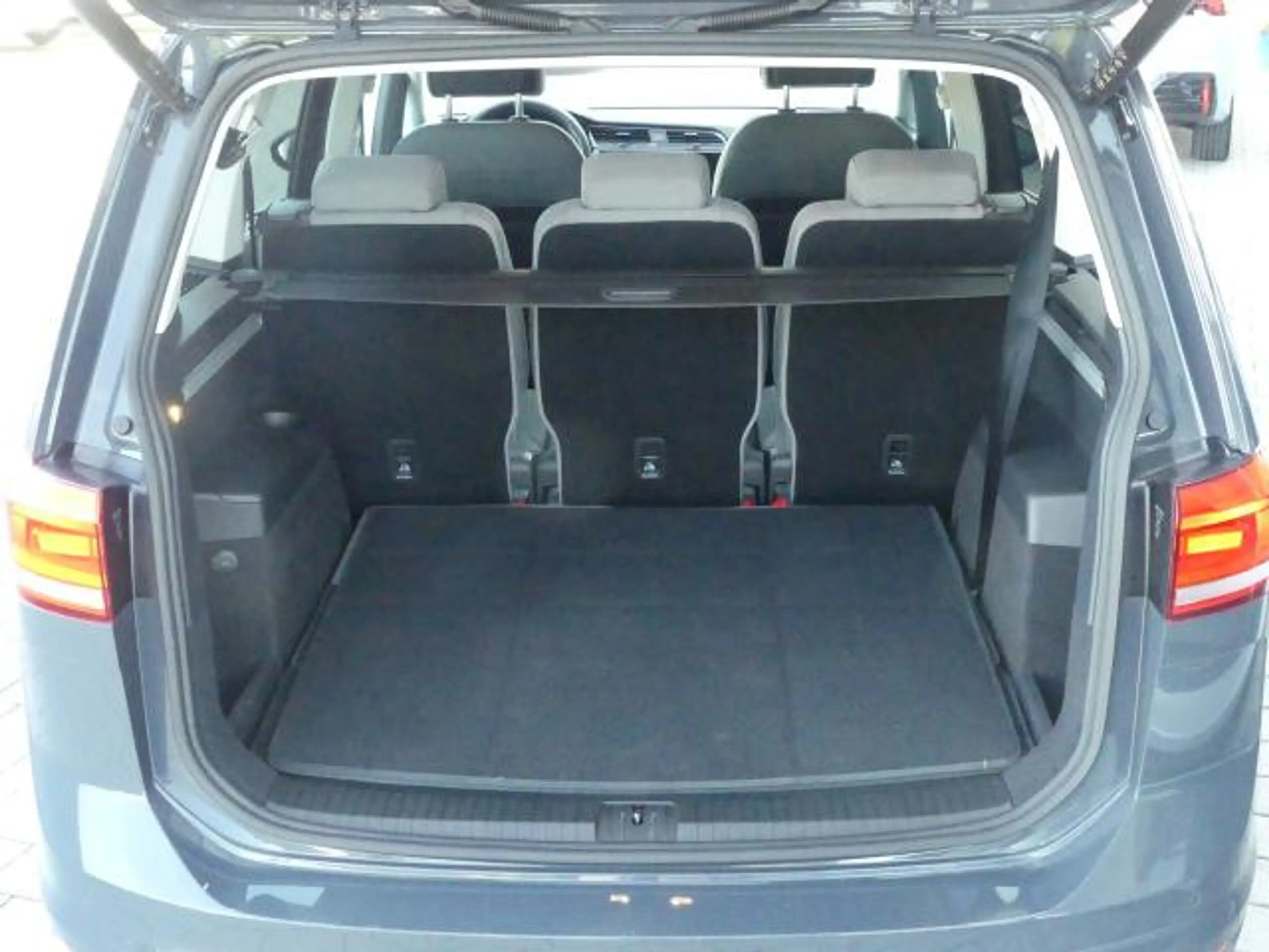 Volkswagen Touran Comfort 1.5I ACC°AHK°Winterpk.-int.Kisitz — photo 7