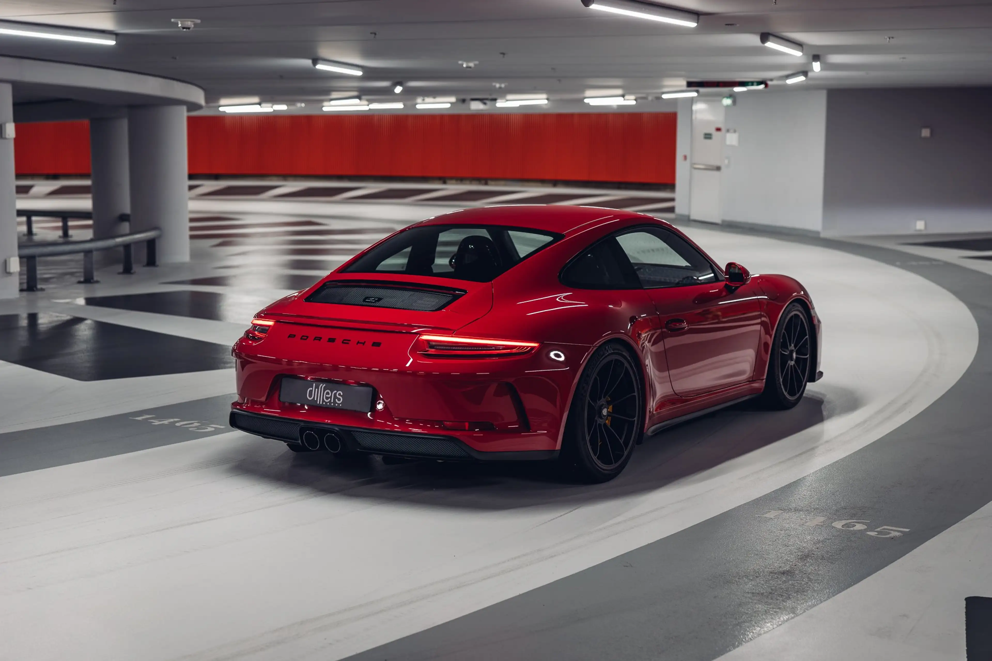 Porsche 991 GT3 Touring — photo 13