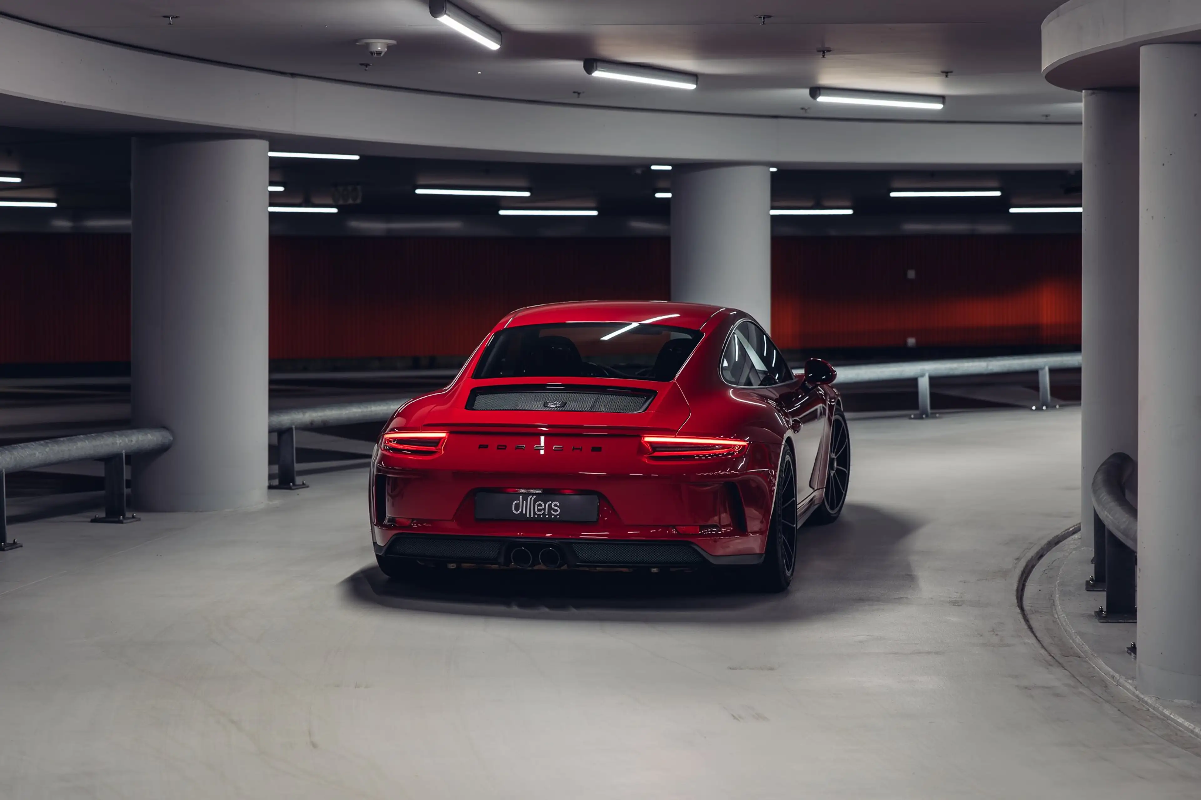 Porsche 991 GT3 Touring — photo 2
