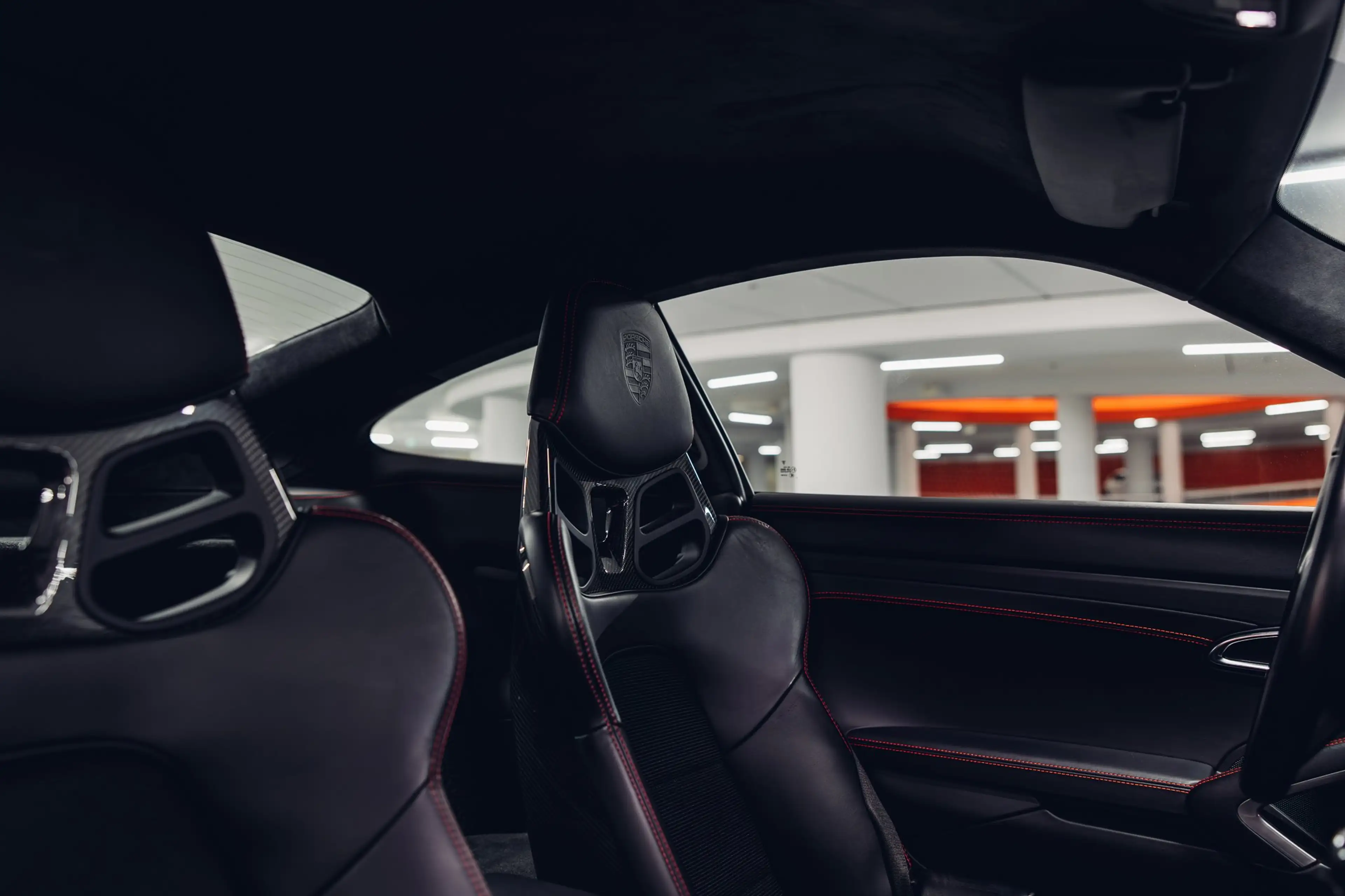 Porsche 991 GT3 Touring — photo 6