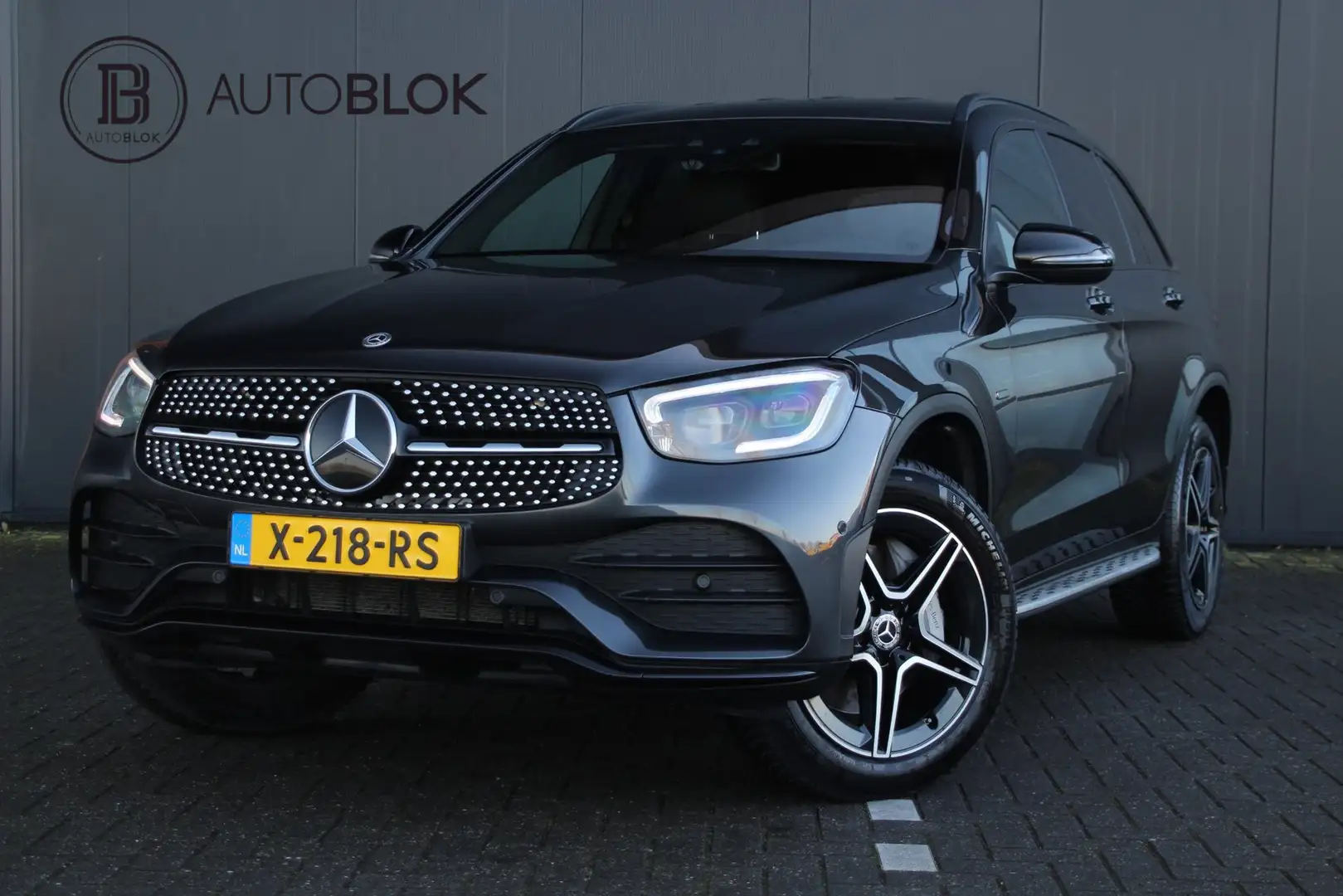 Mercedes-Benz GLC 300 300e 4MATIC Business Solution AMG | Trekhaak | Sto Grau - 1