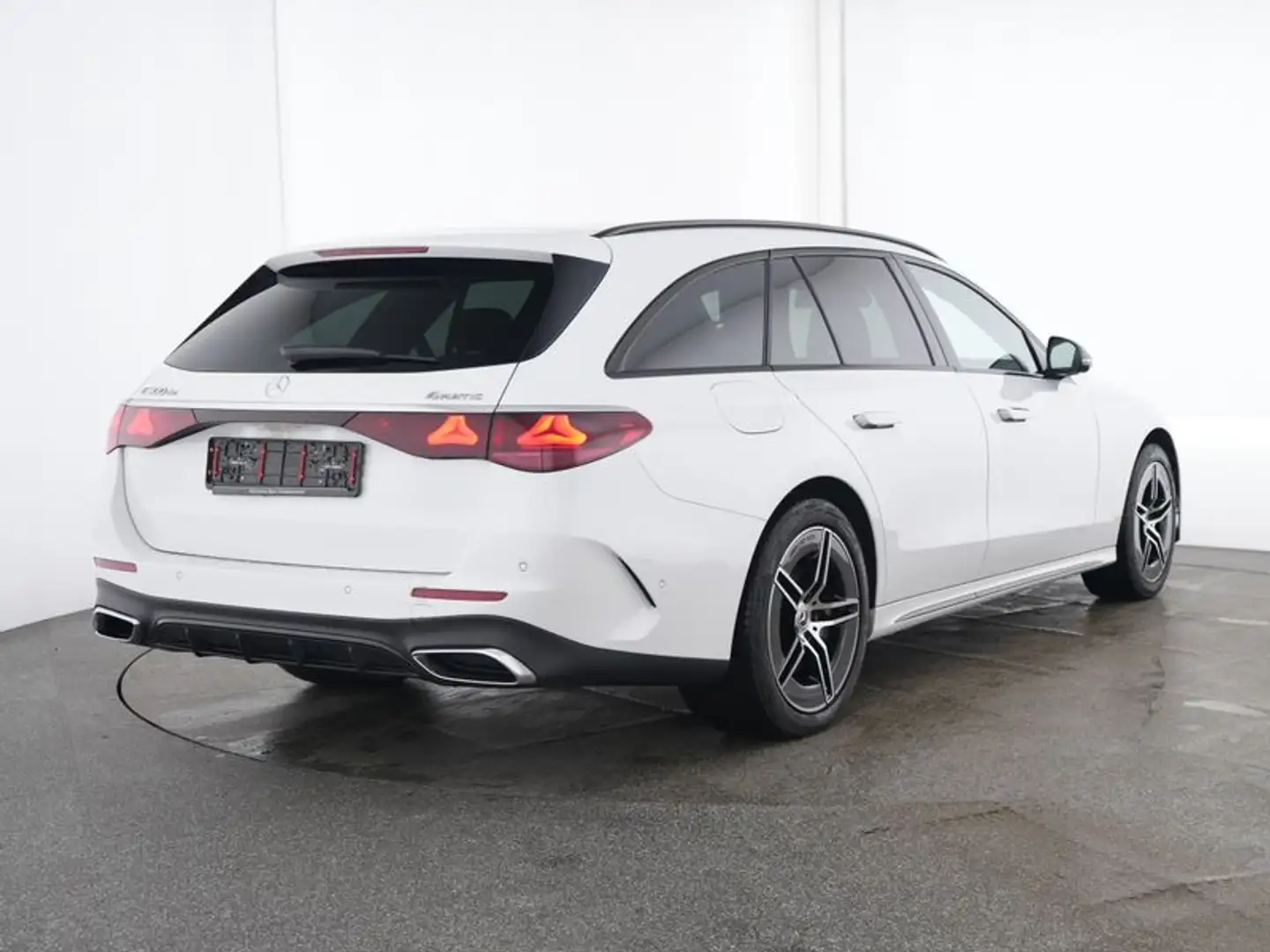 Mercedes-Benz E 300 de 4M T AMG/PANO/NIGHT/HEAD. Weiß - 2
