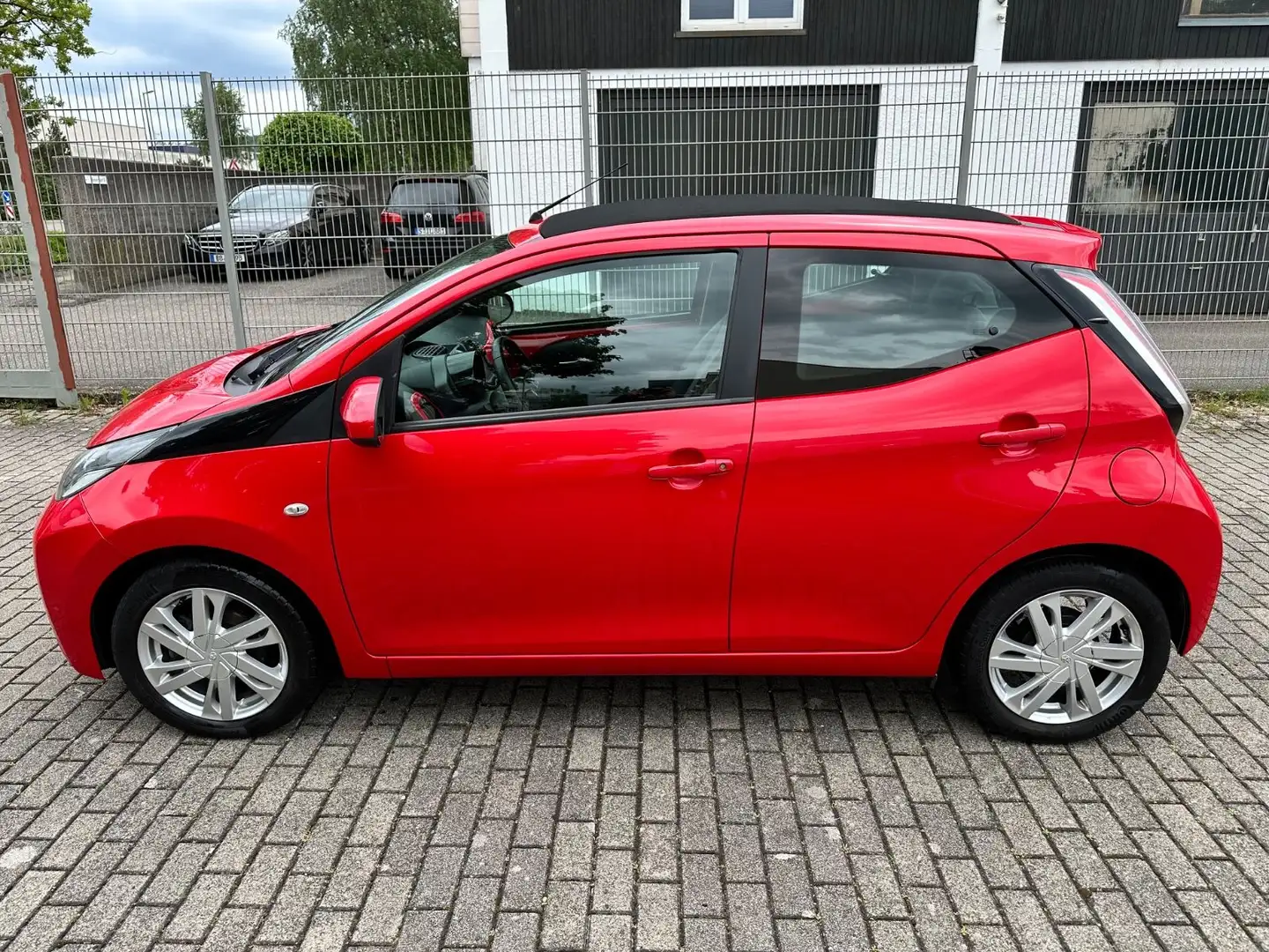 Toyota Aygo AYGO x-wave Wenig Km/Top Ausstattung Roşu - 2