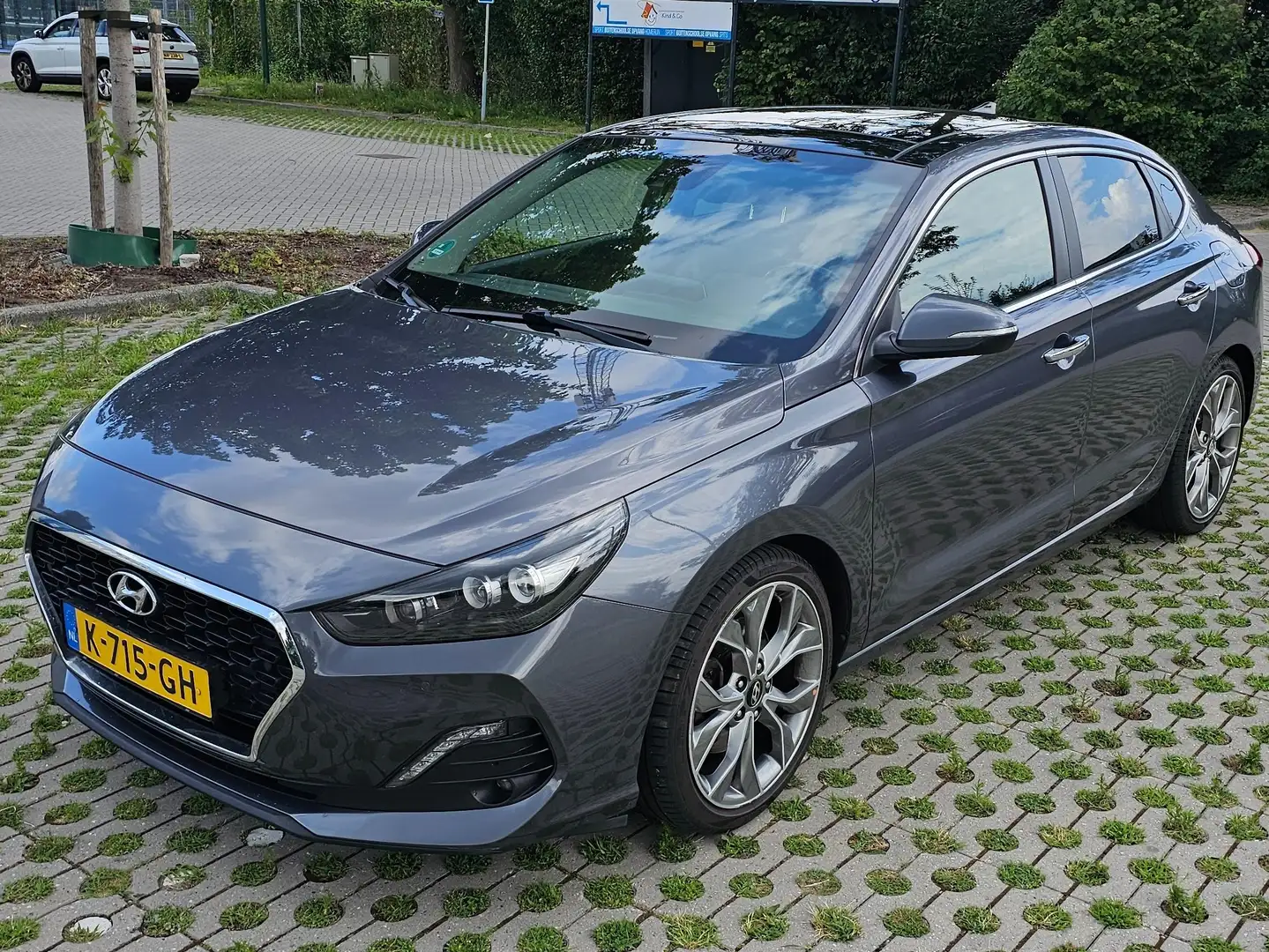 Hyundai i30 i30 1.4 T-GDI Premium Grijs - 1