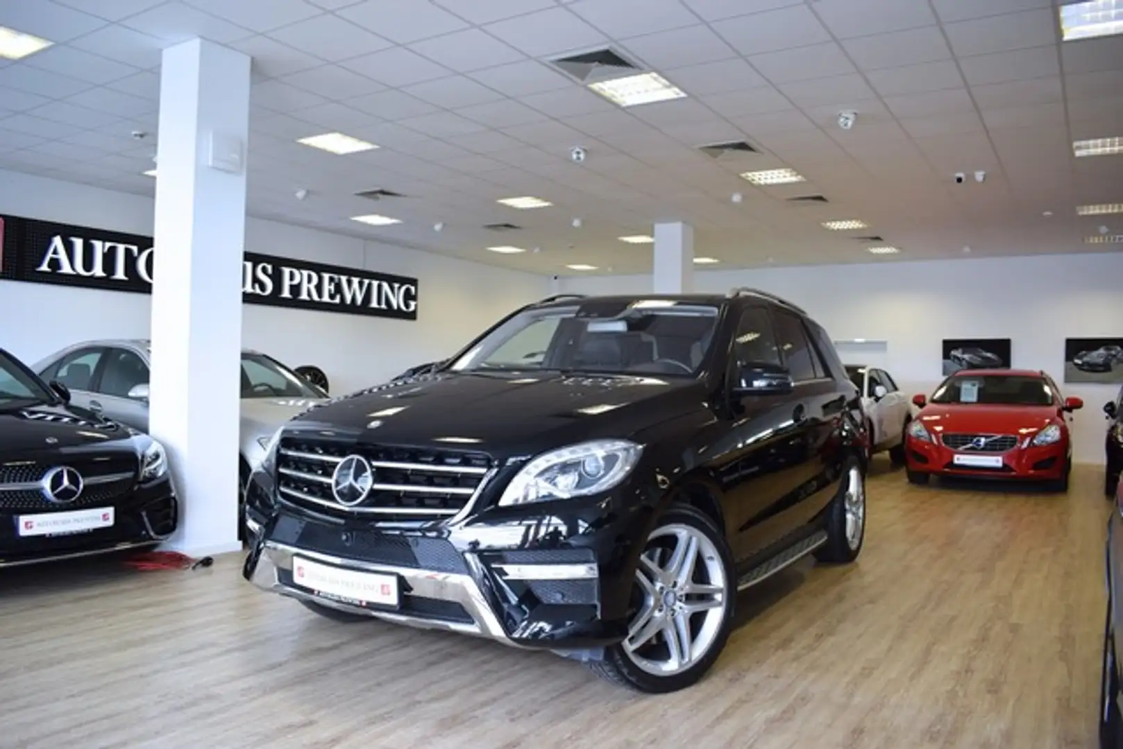 Mercedes-Benz ML 500 4M AMG/FOND-ENT.PANO/SERVOSCHL./NP:119TE Black - 1