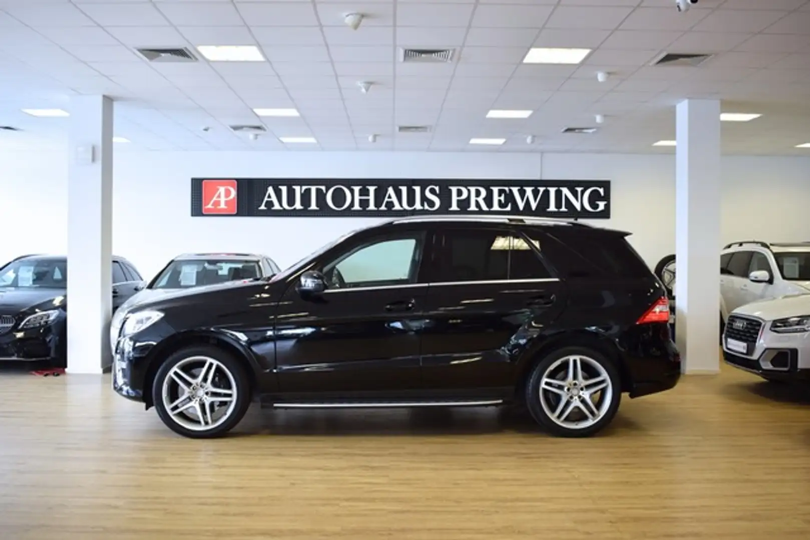 Mercedes-Benz ML 500 4M AMG/FOND-ENT.PANO/SERVOSCHL./NP:119TE Schwarz - 2