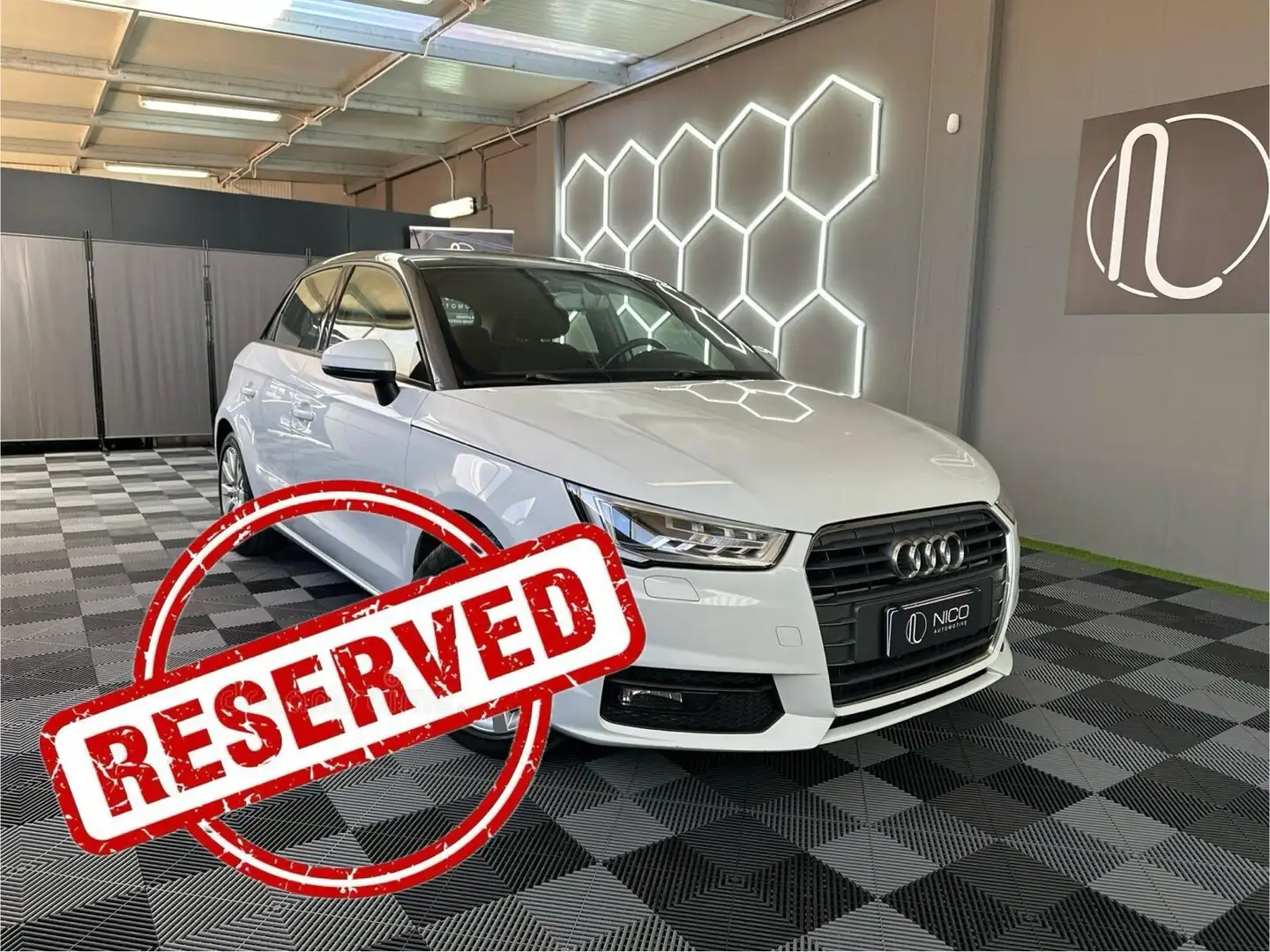 Audi A1 SPB 1.6 TDI 116 CV Admired Blanc - 1