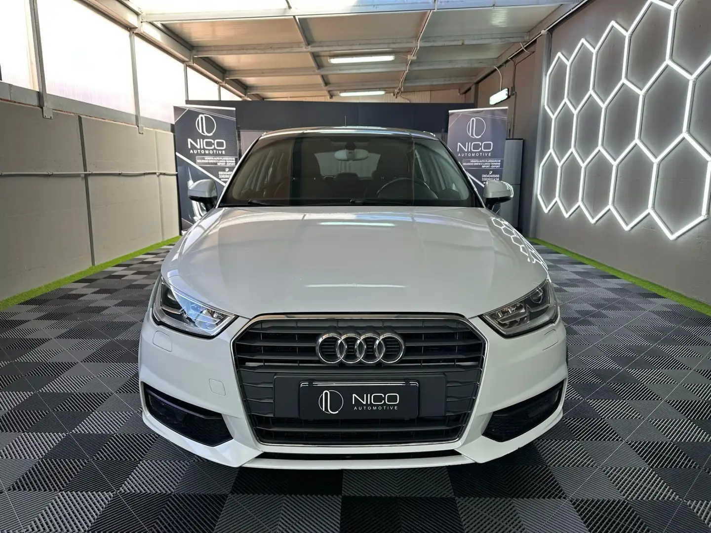 Audi A1 SPB 1.6 TDI 116 CV Admired Blanc - 2
