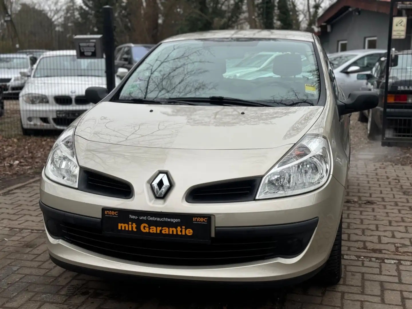 Renault Clio Klima/Service&Tüv Neu/2.Hand Gold - 1