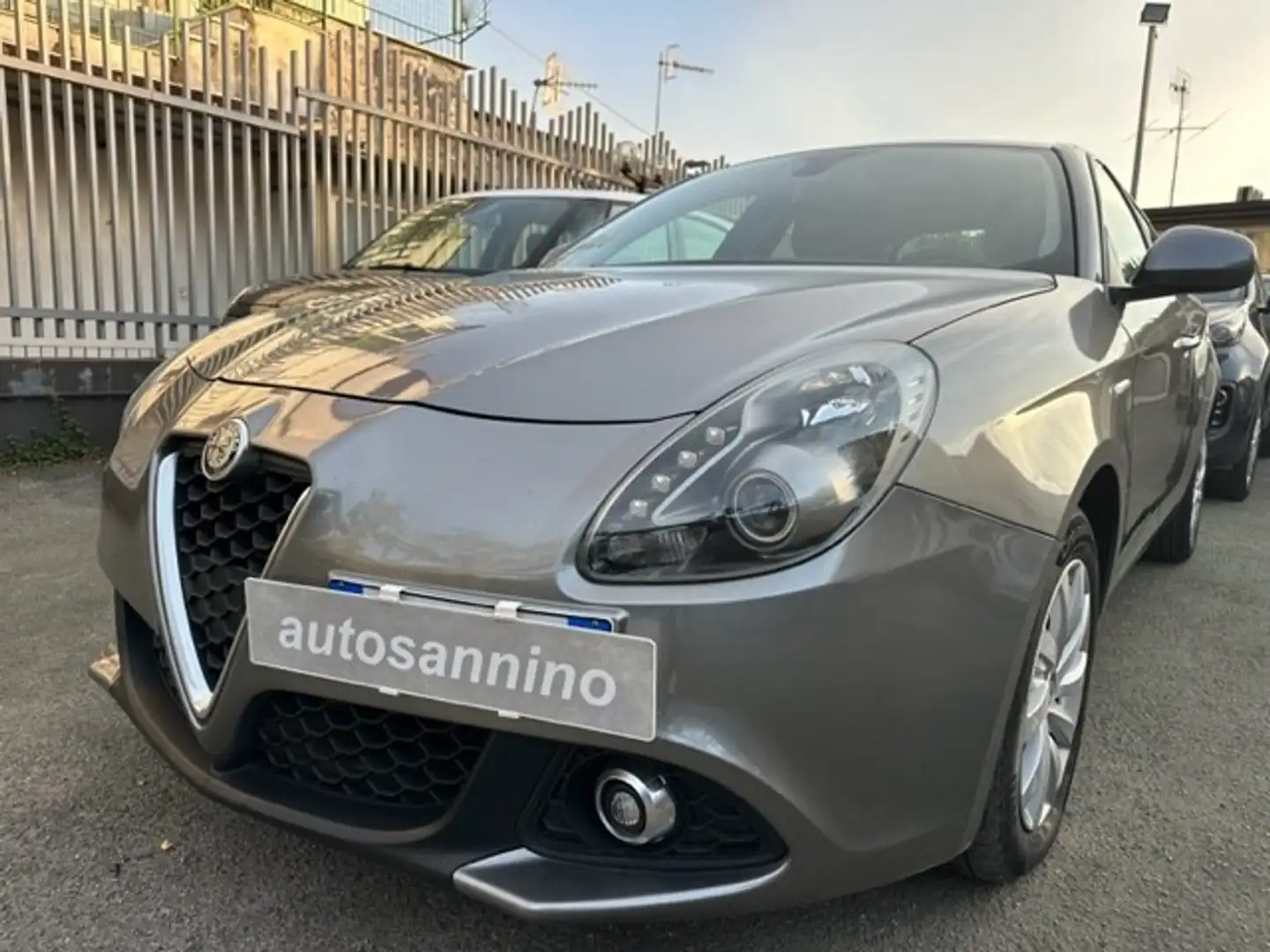 Alfa Romeo Giulietta 1.6 JTDm 120 CV Business 2018 NAVI SENSORI POST. B Grau - 2