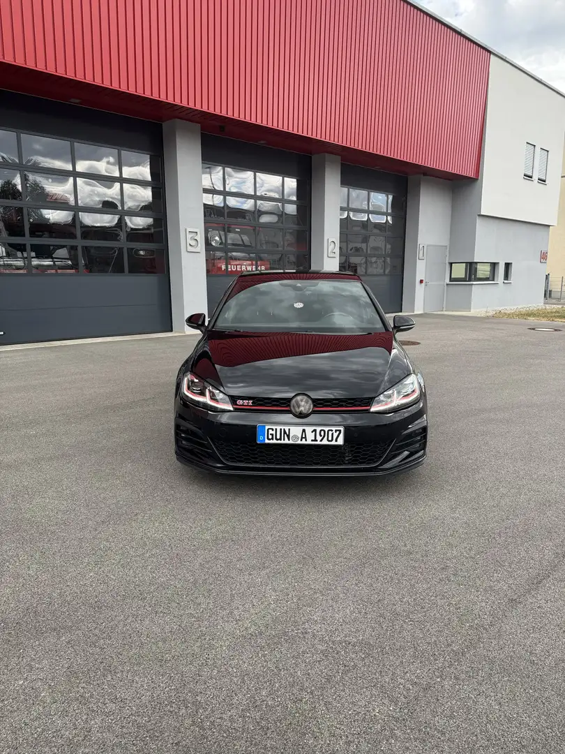 Volkswagen Golf GTI DSG Performance - 2