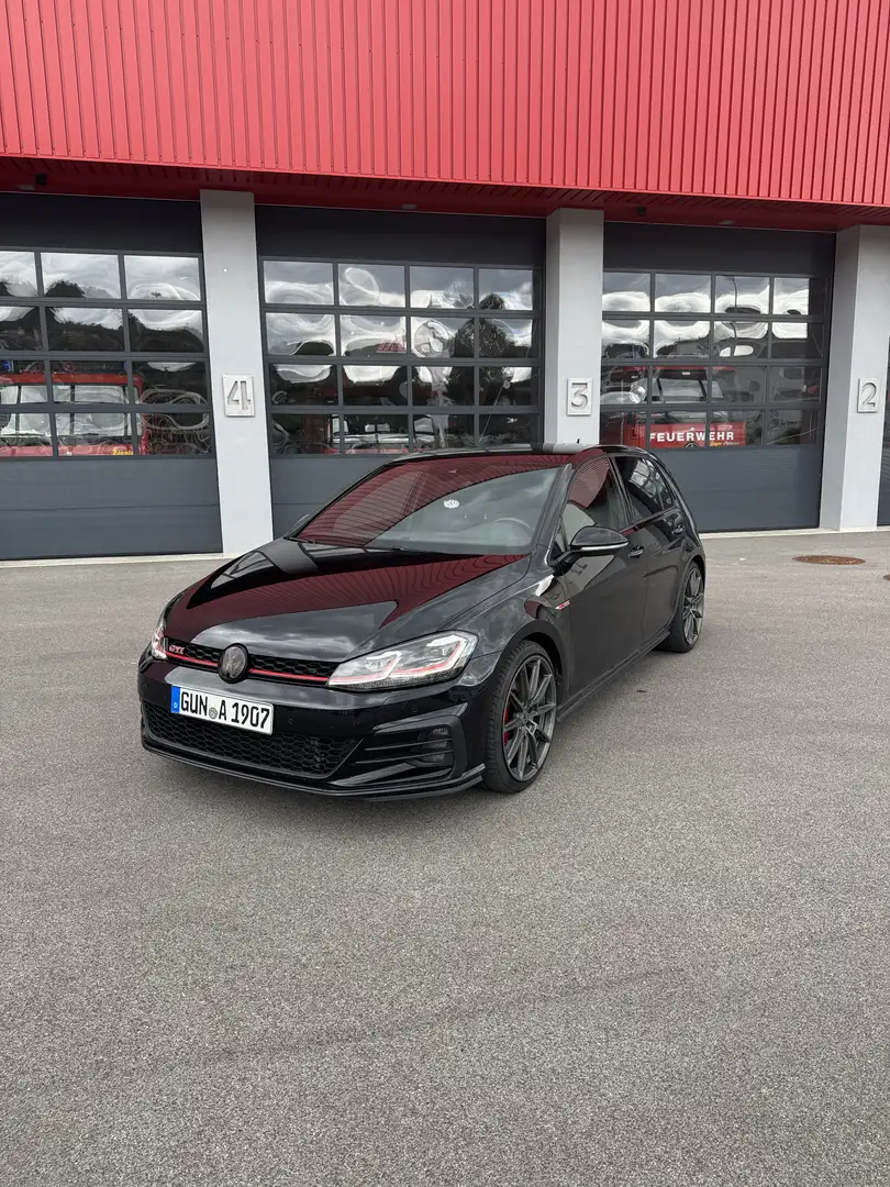 Volkswagen Golf GTI DSG Performance - 1