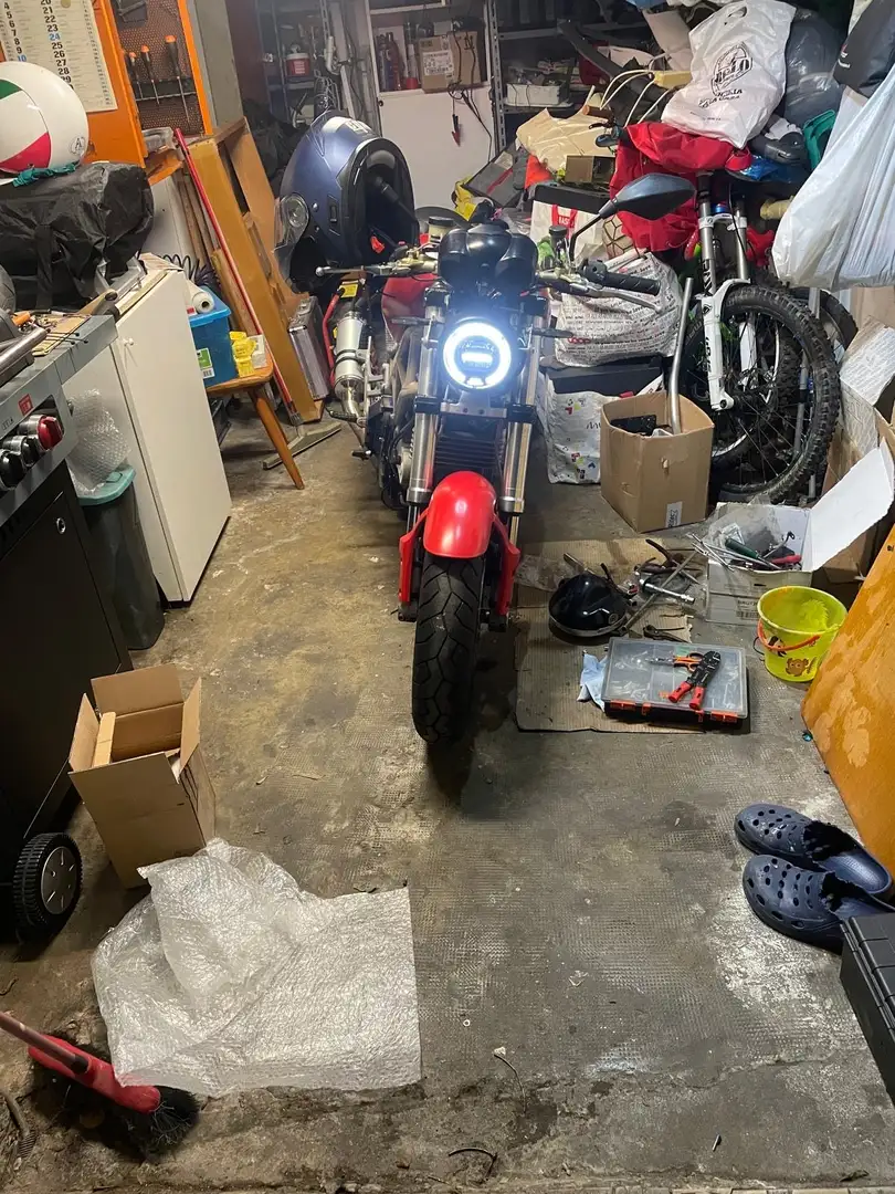 Ducati Monster 900 - 2
