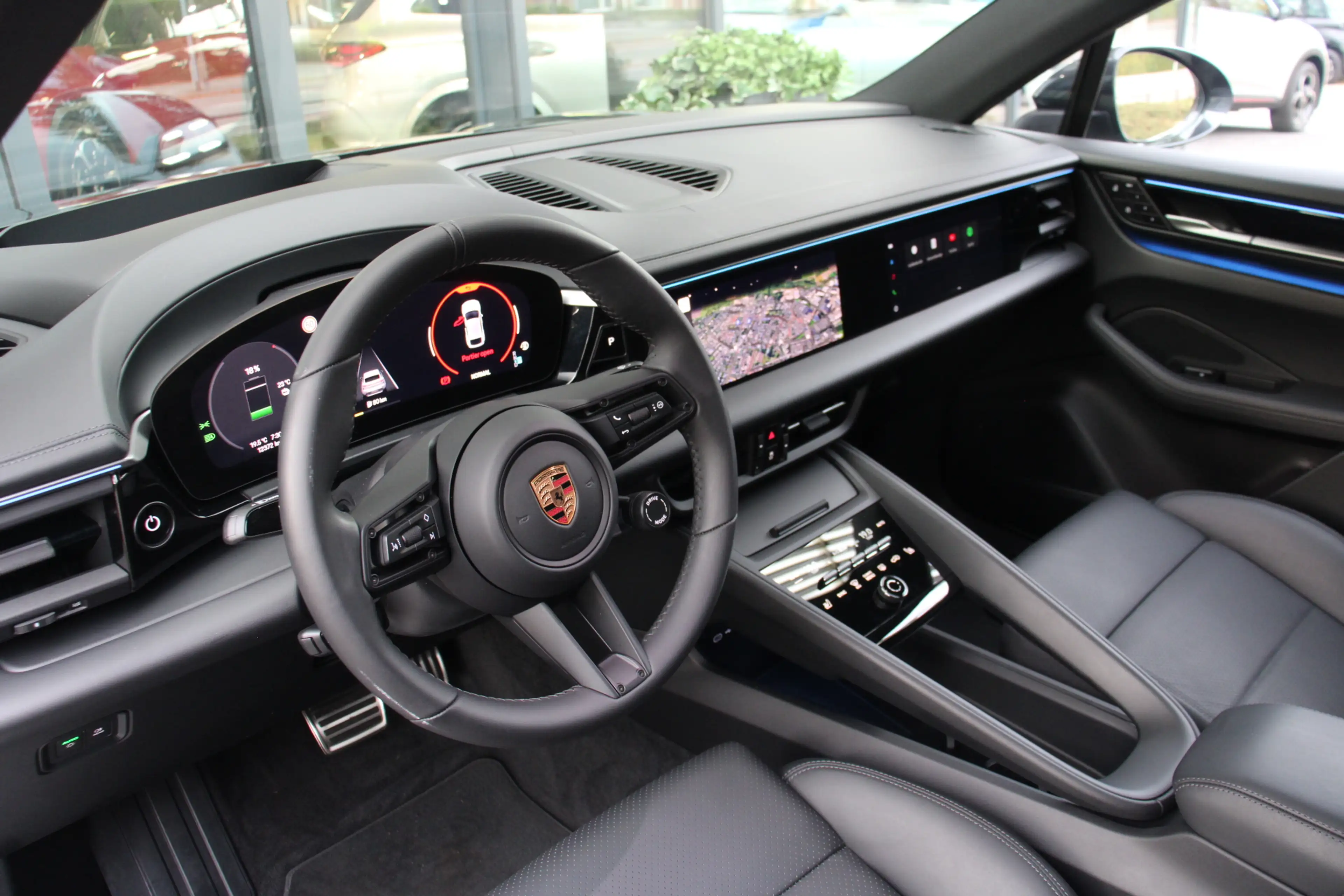 Porsche Macan 4 Luchtvering/Matrix/OffroadP./BijrijdersDisplay/S — photo 26