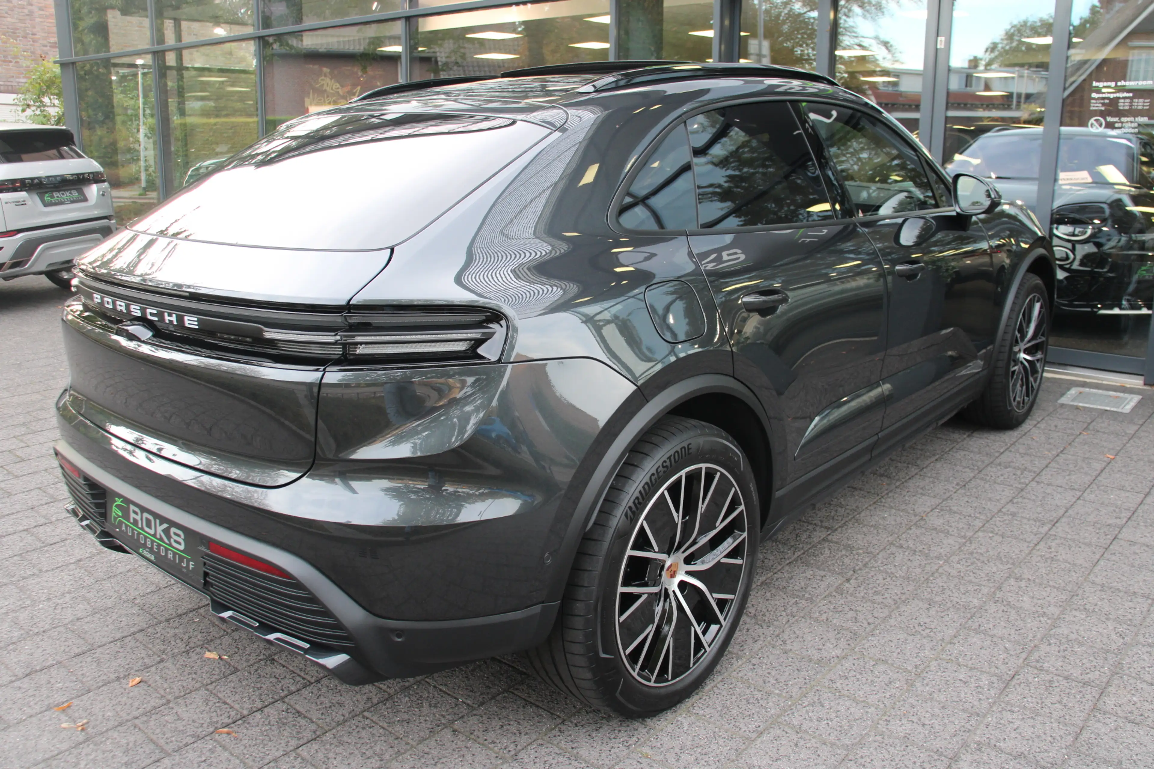 Porsche Macan 4 Luchtvering/Matrix/OffroadP./BijrijdersDisplay/S — photo 17