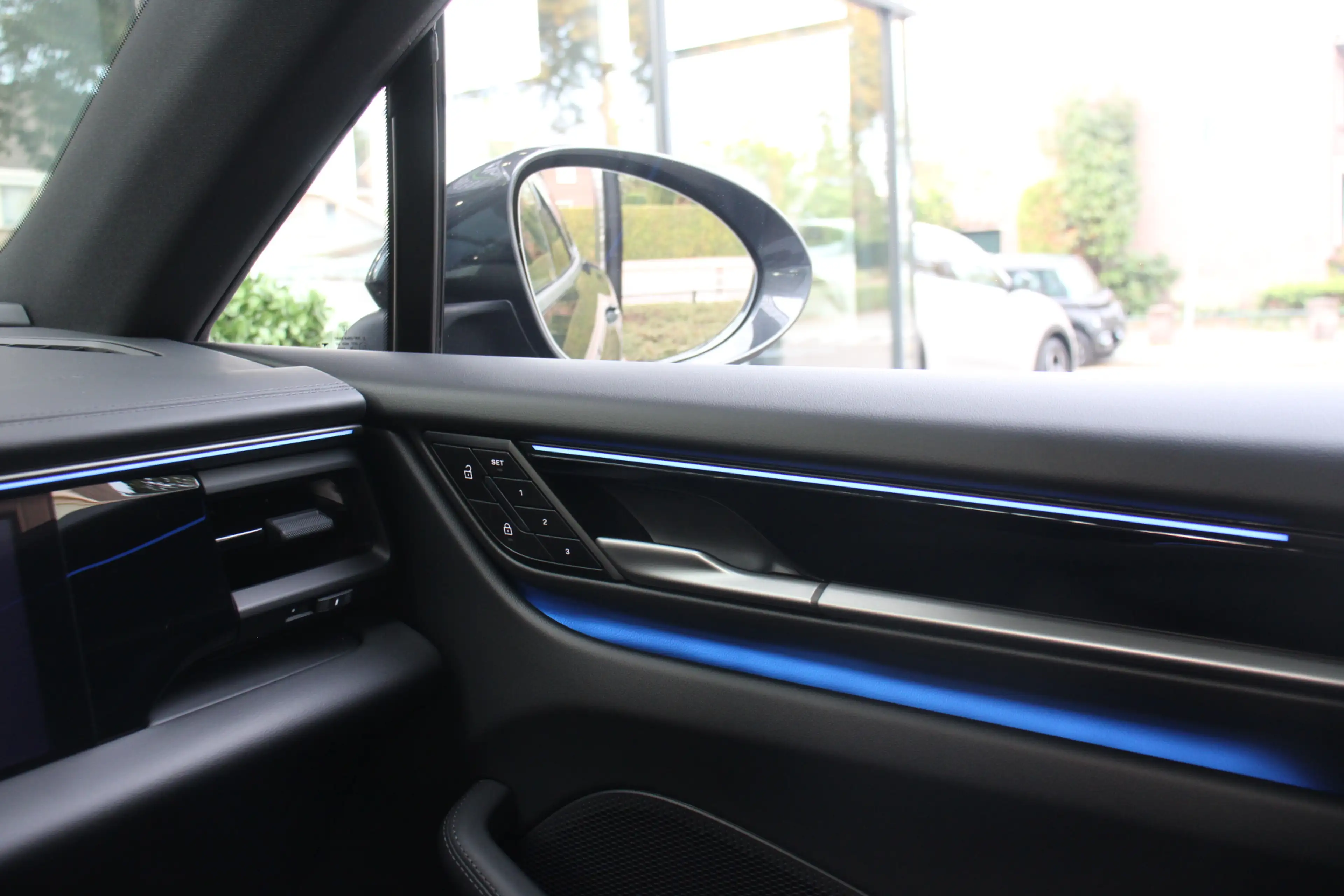 Porsche Macan 4 Luchtvering/Matrix/OffroadP./BijrijdersDisplay/S — photo 13