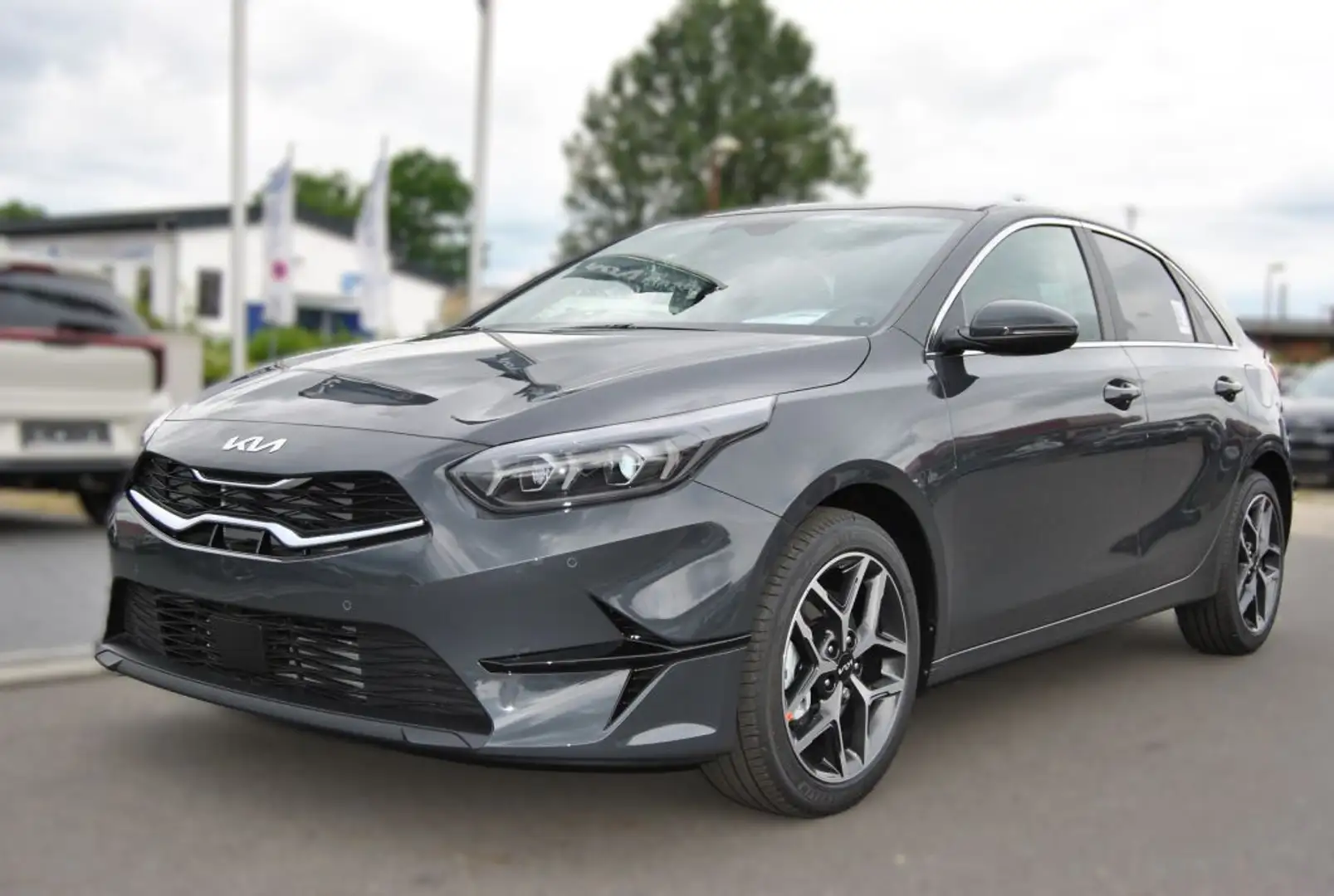 Kia Ceed / cee'd 1.5 T-GDI 48V DCT7 Ultimate Edition Grau - 1