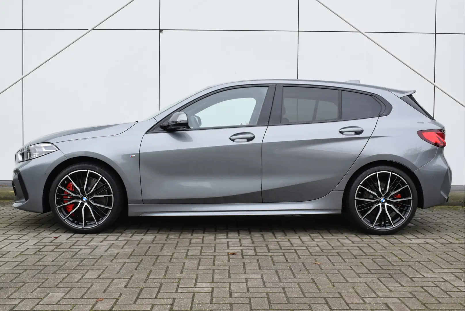BMW 118 1 Serie 118i M Sport Automaat / Panoramadak / Spor Gris - 2