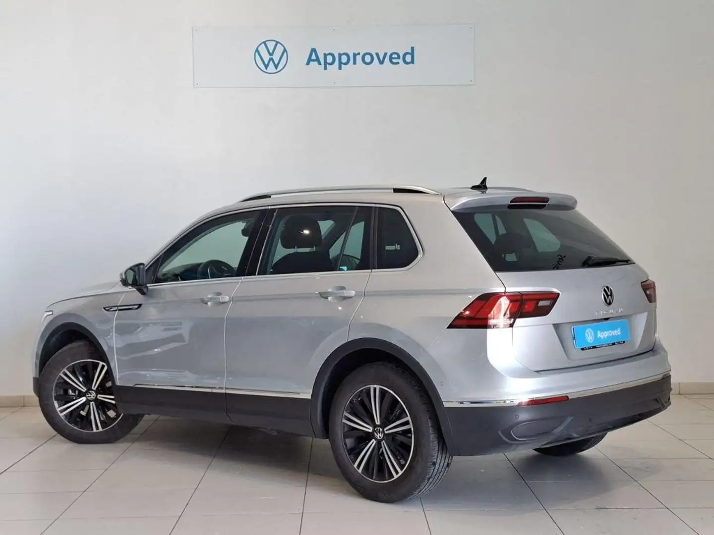 Volkswagen Tiguan 1.5 TSI Life 110kW Gris - 2