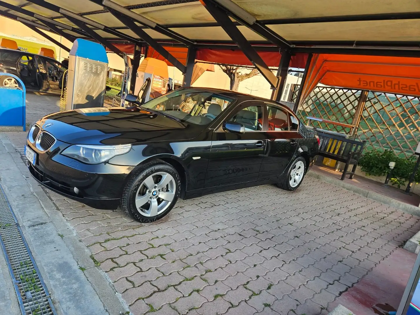 BMW 530 XDrive Futura Nero - 2