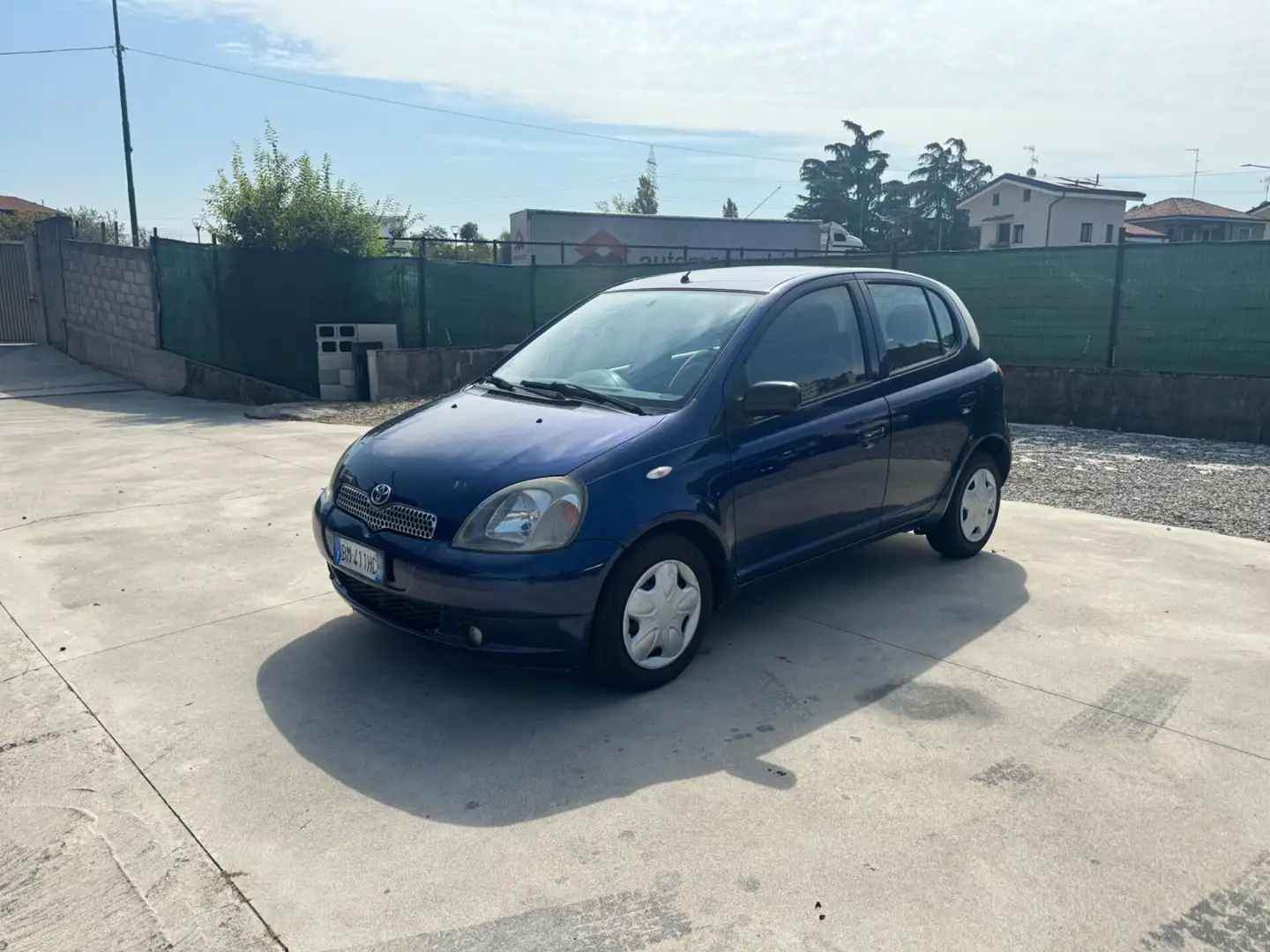 Toyota Yaris 1.0i 16V cat 5 porte Sol Blu/Azzurro - 1