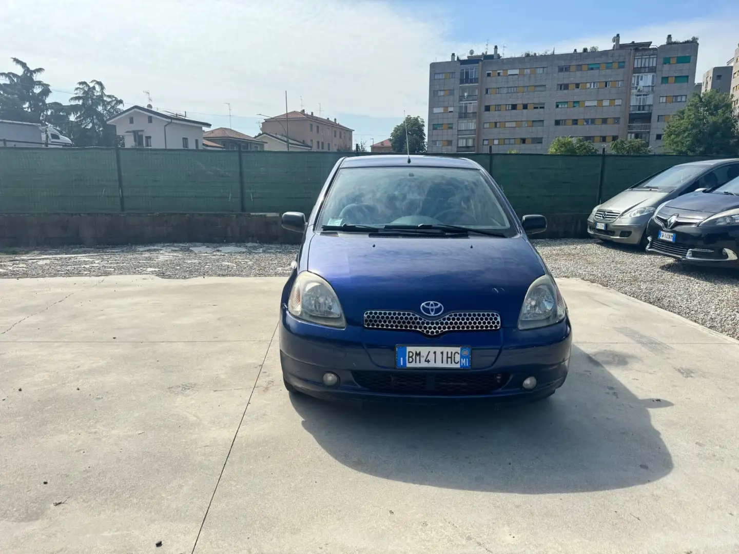 Toyota Yaris 1.0i 16V cat 5 porte Sol Blu/Azzurro - 2