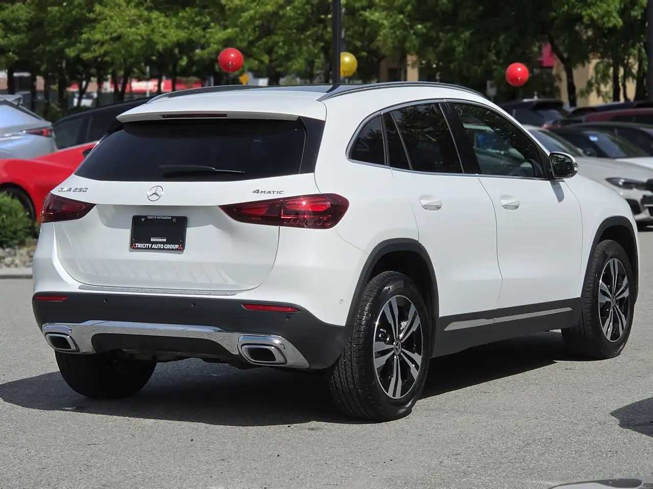 Mercedes-Benz GLA снимка Mercedes-Benz GLA