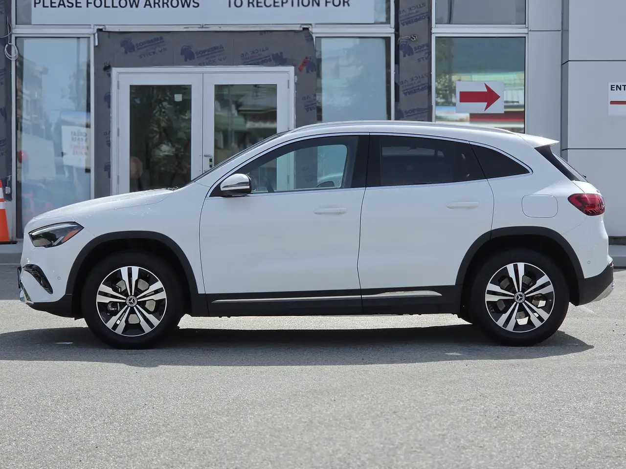 Mercedes-Benz GLA снимка Mercedes-Benz GLA