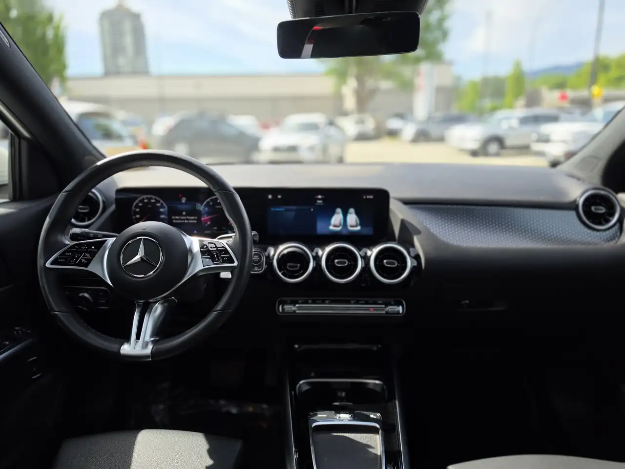 Mercedes-Benz GLA снимка Mercedes-Benz GLA