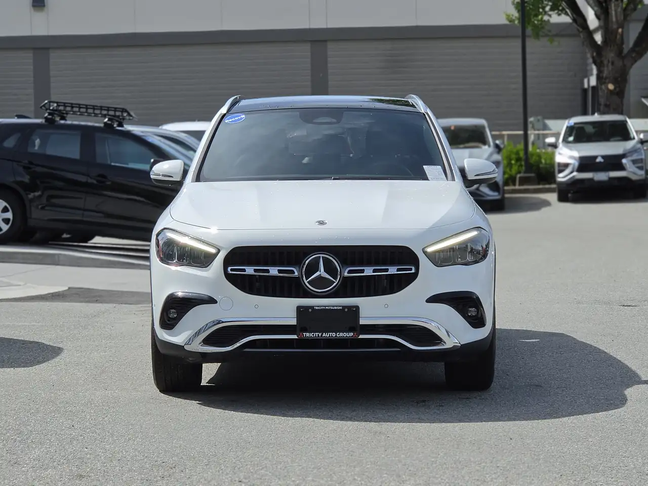 Mercedes-Benz GLA снимка Mercedes-Benz GLA